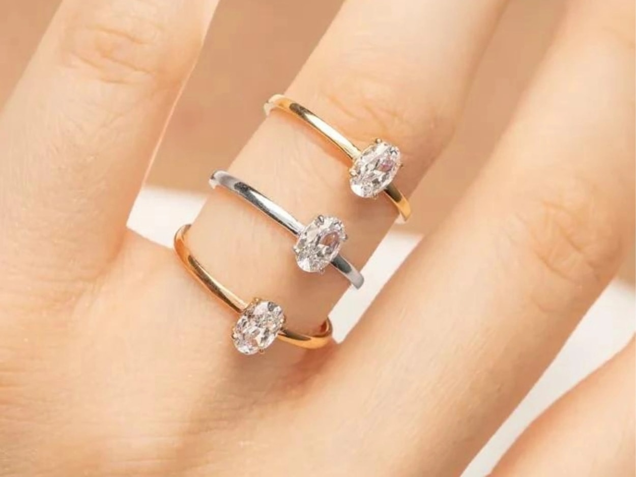 14 Ayar Altın Oval Tektaş Yüzük