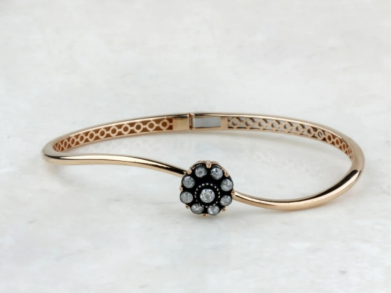 0,21 Karat Altın Elmas Kelepçe Bilezik