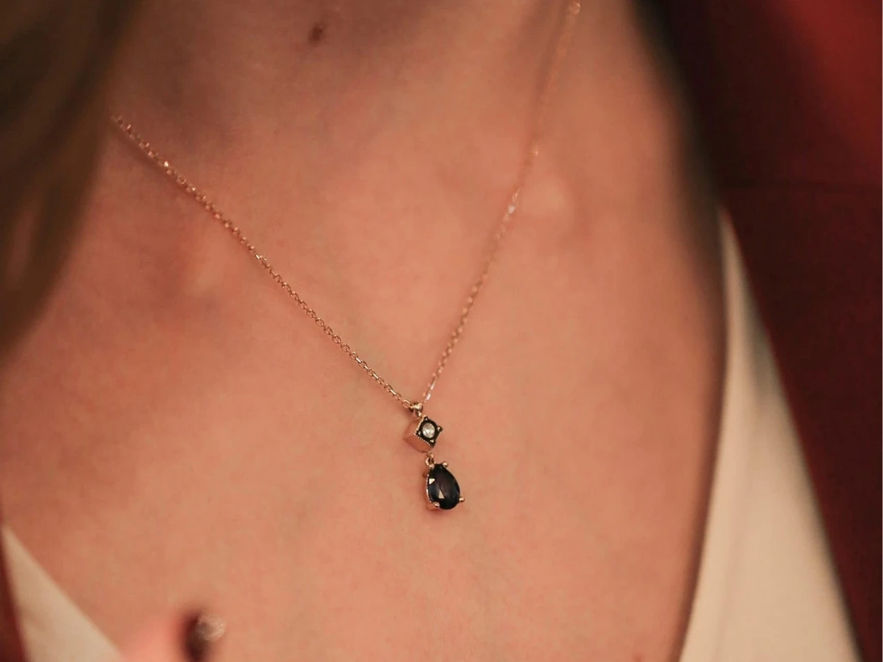 1,03 Karat Renkli Taşlı Elmas Altın Kolye