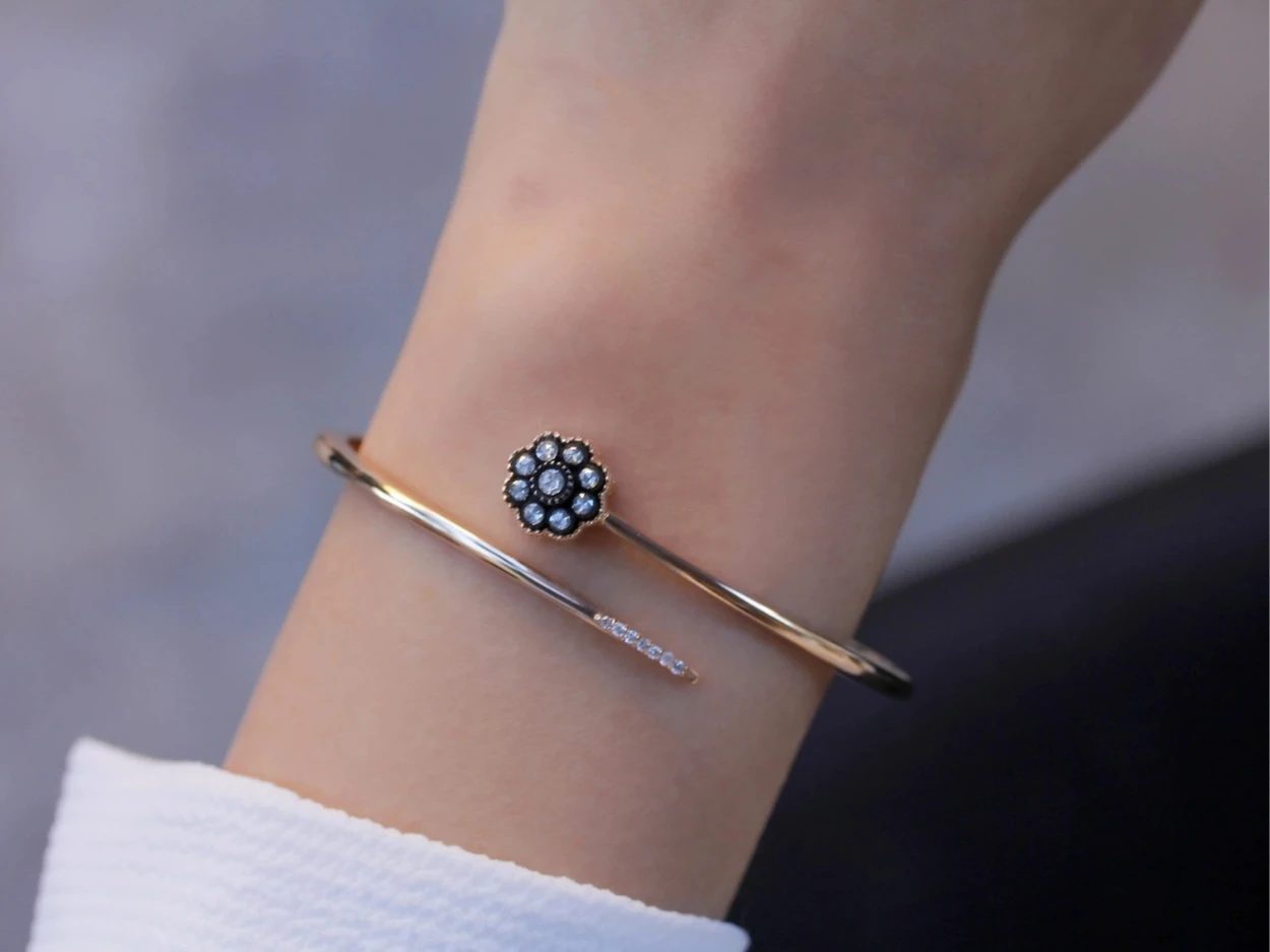 0,20 Karat Altın Elmas Kelepçe Bilezik