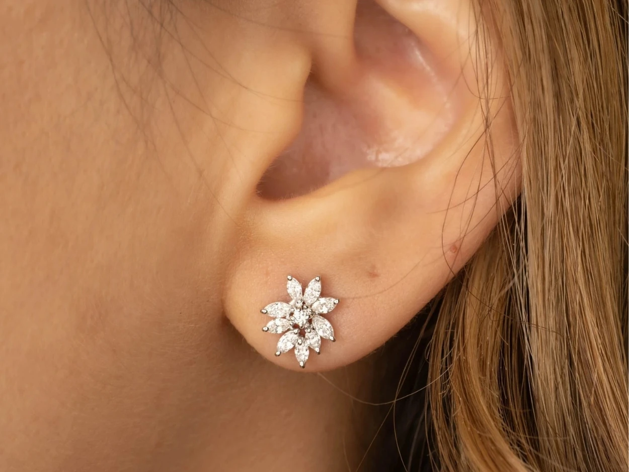 0,70 Karat Altın Pırlanta Markiz Küpe