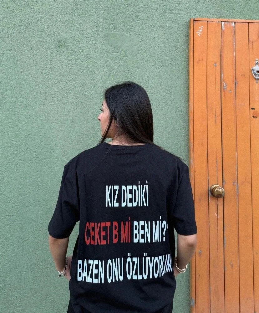 SİYAH T SHİRT