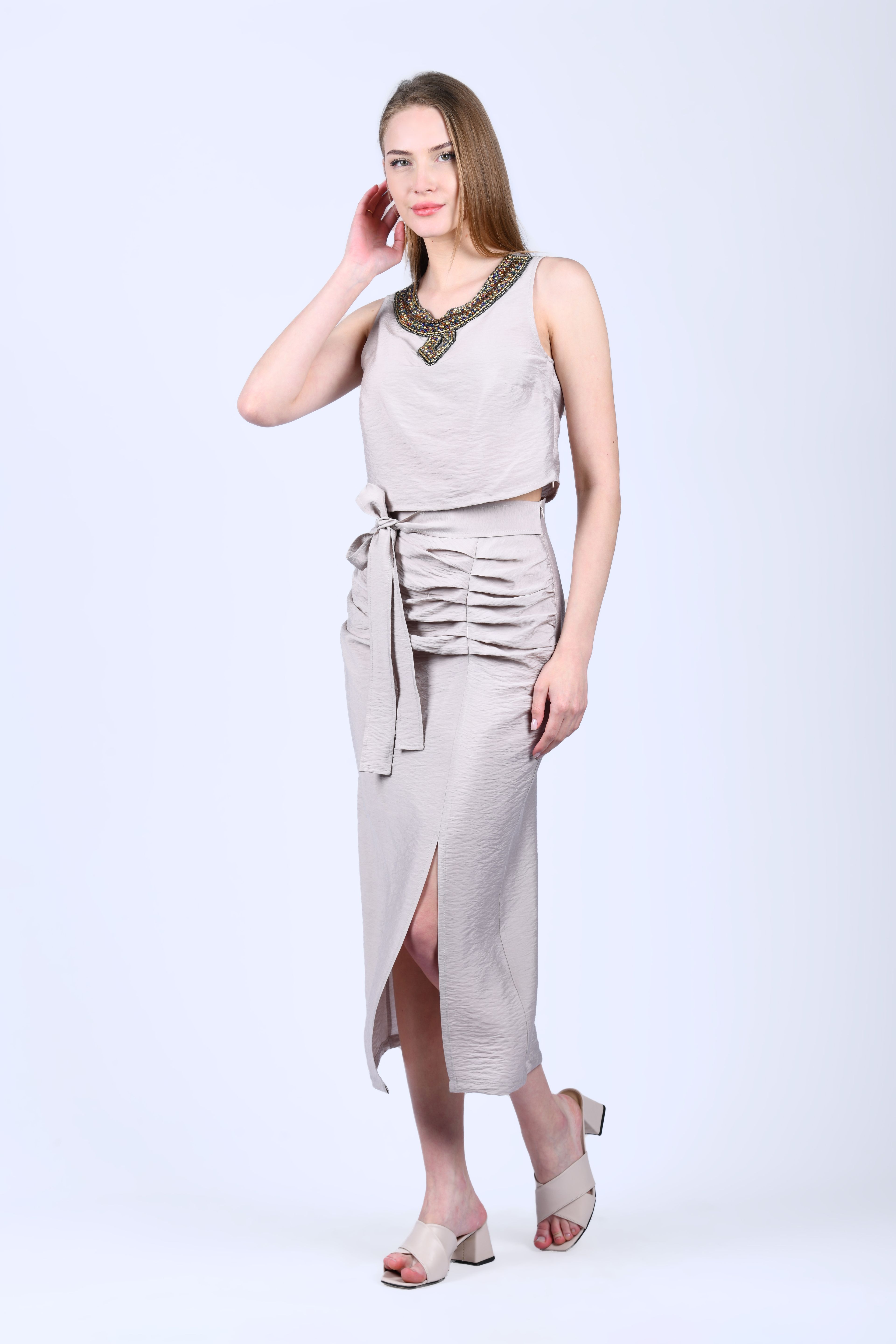 Taş Yakası Nakışlı Crop Bluz - QB186