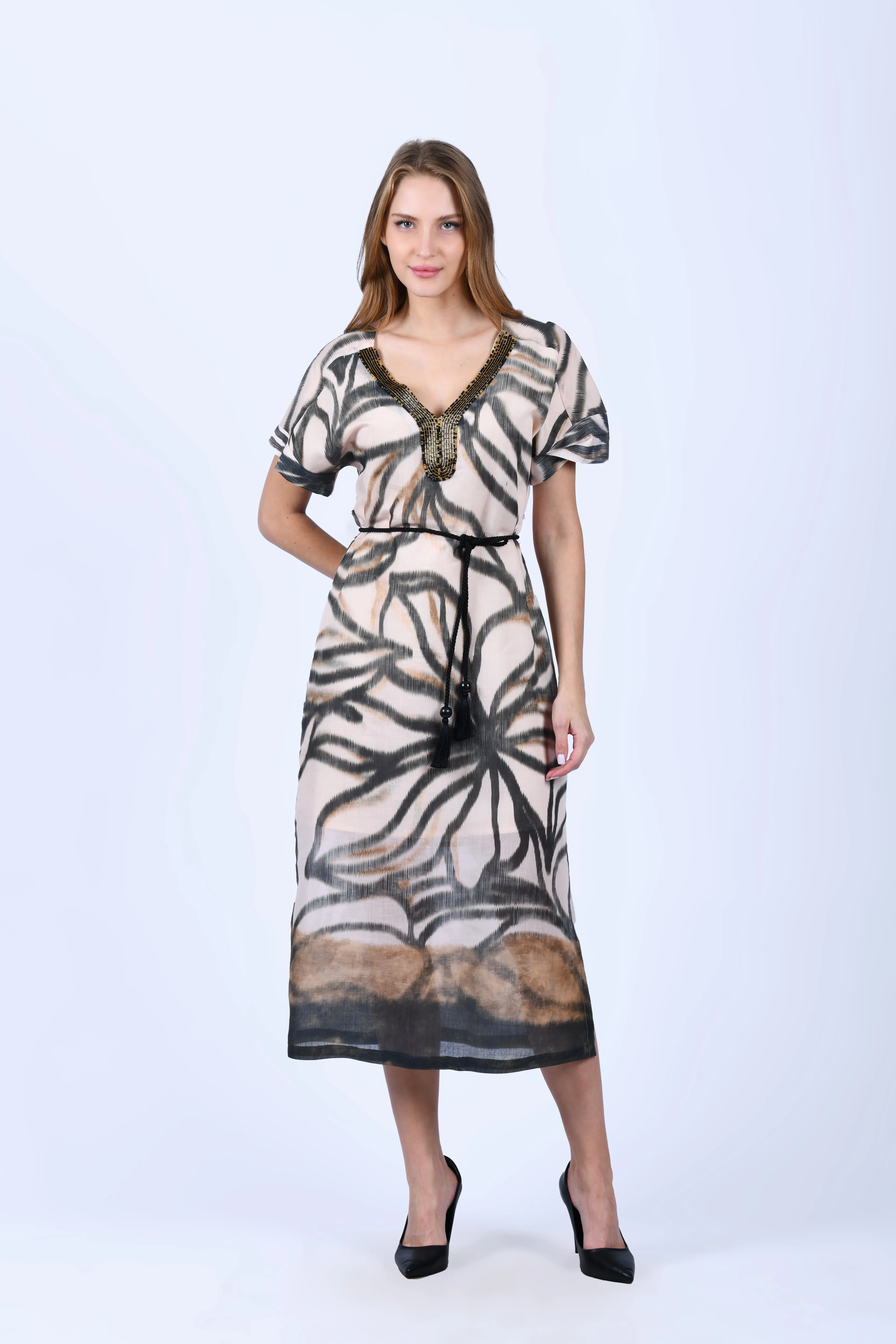 Bej Yakası Boncuklu Uzun Elbise - LE559