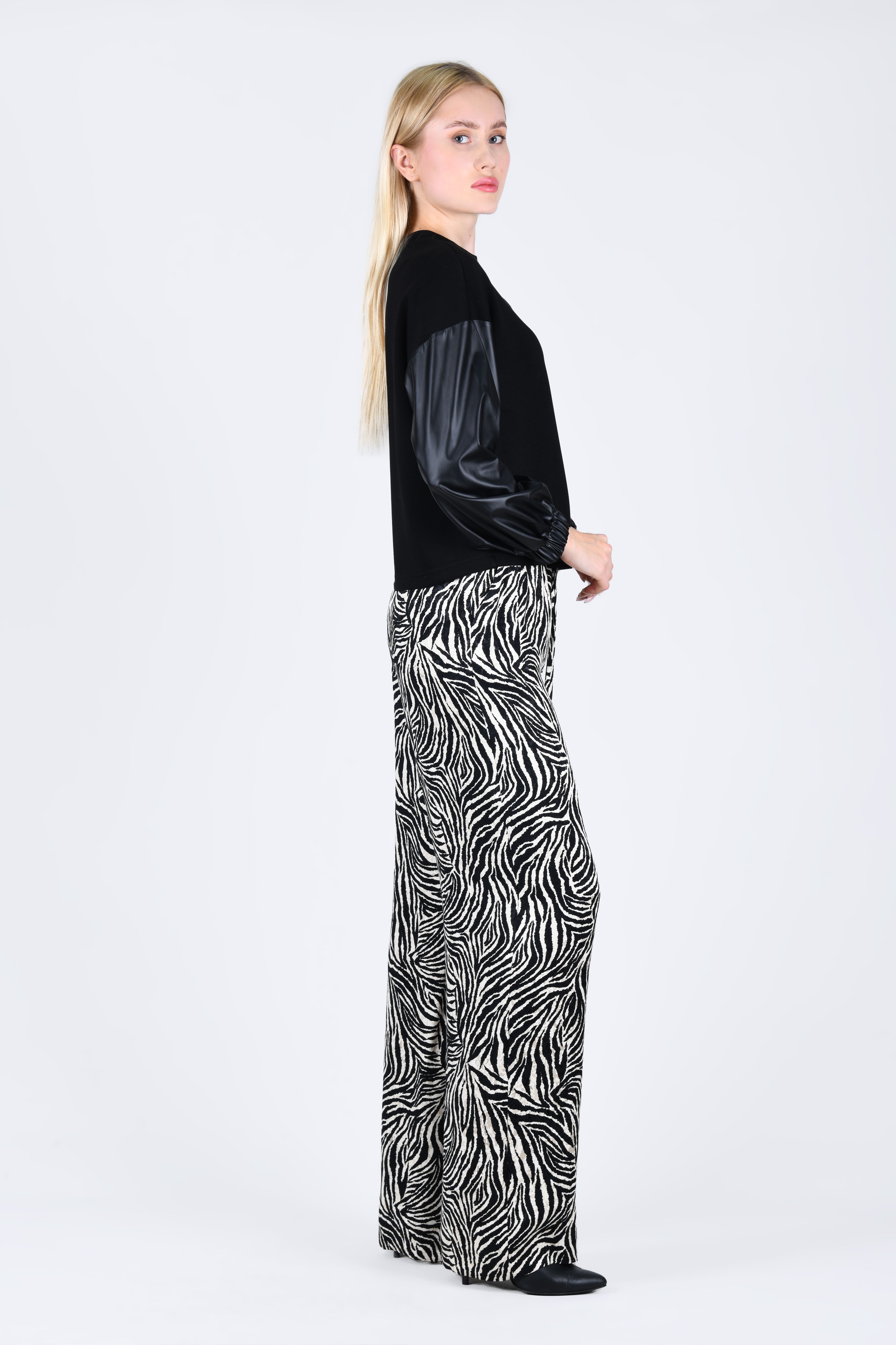 Siyah Ecru Desenli Bol Pantolon - QP152