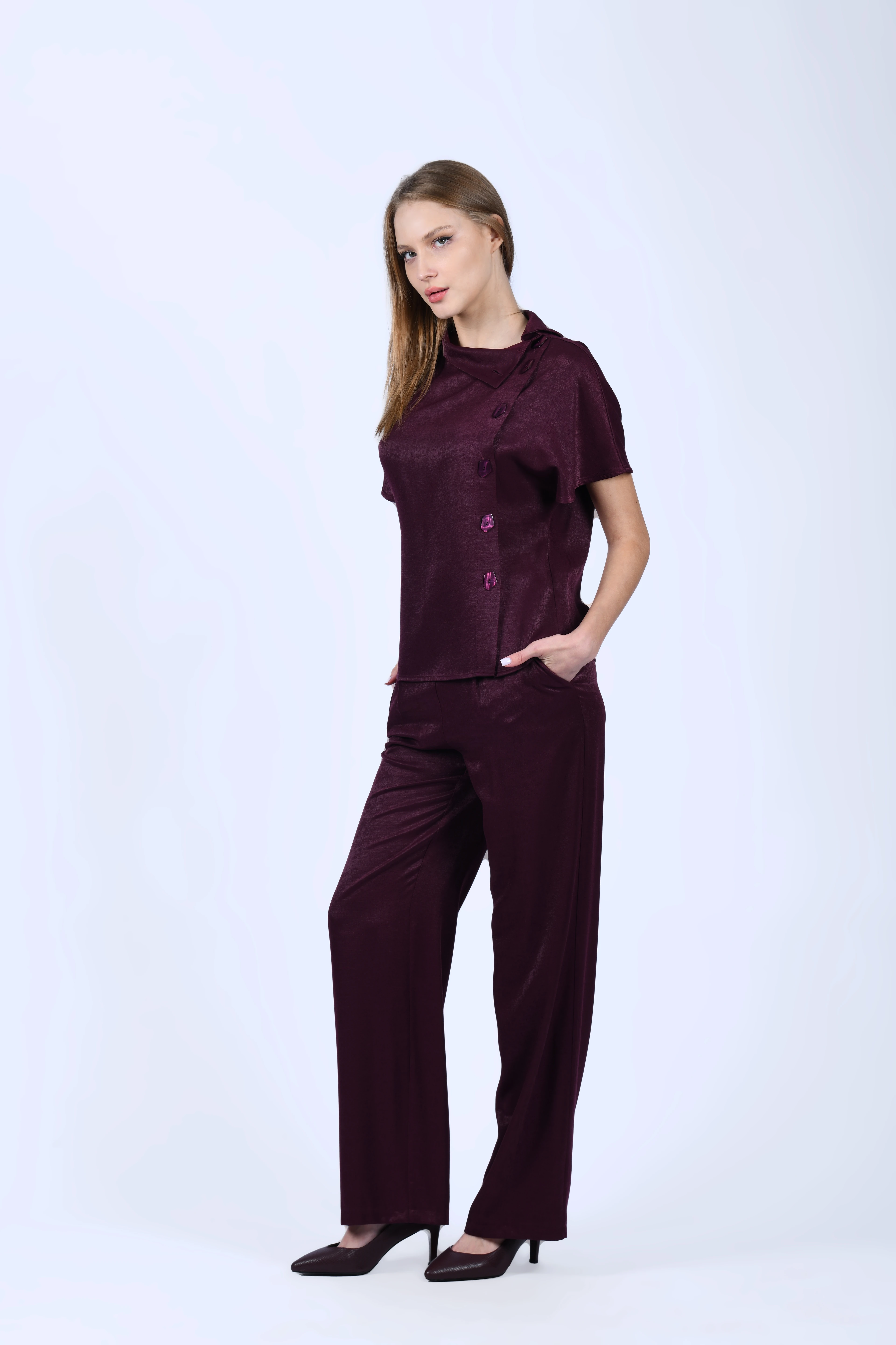 Bordo Asimetrik Düğmeli Bluz - QB202