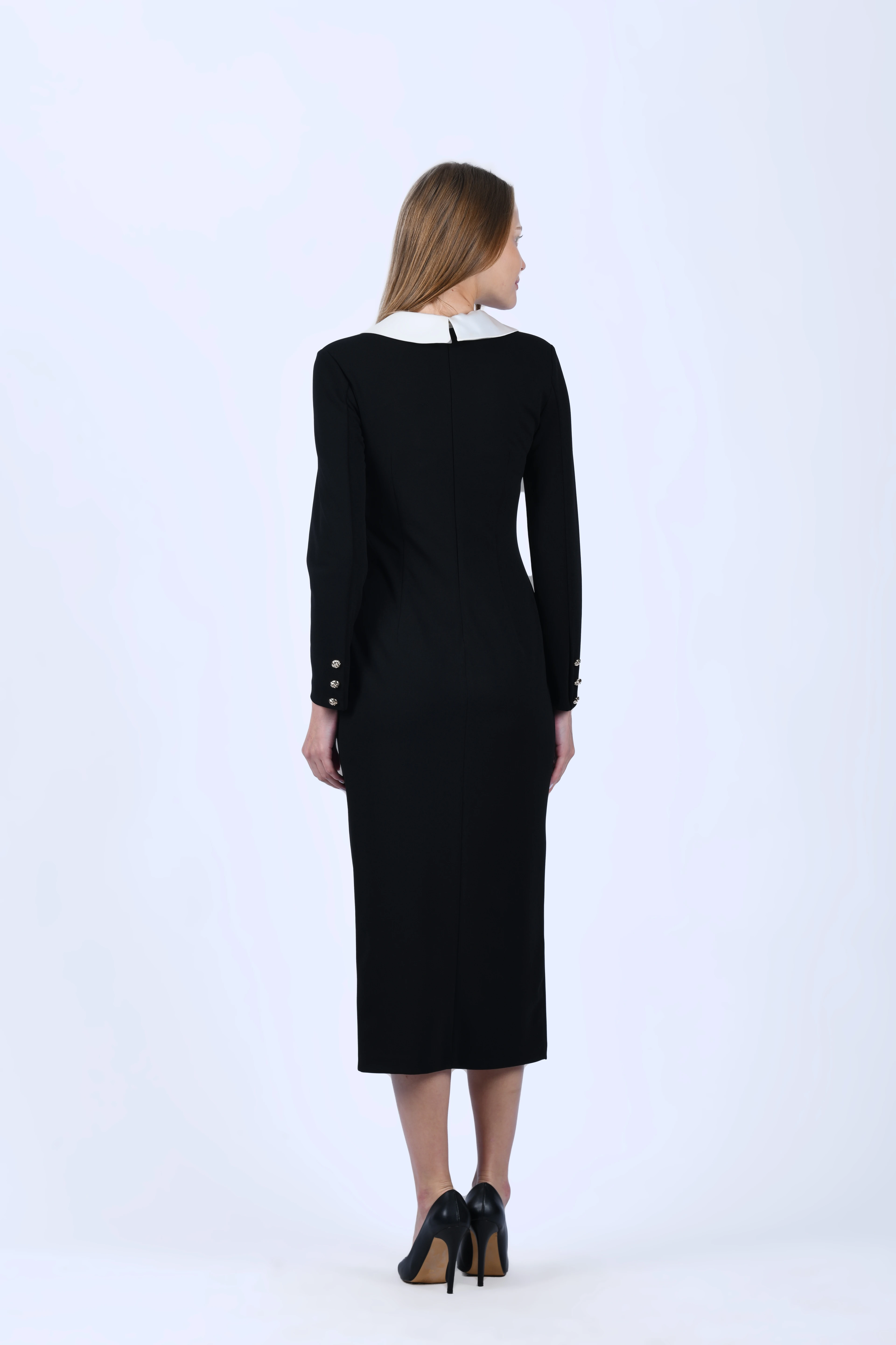 Siyah Geniş V Yaka Düğmeli Elbise - QE395