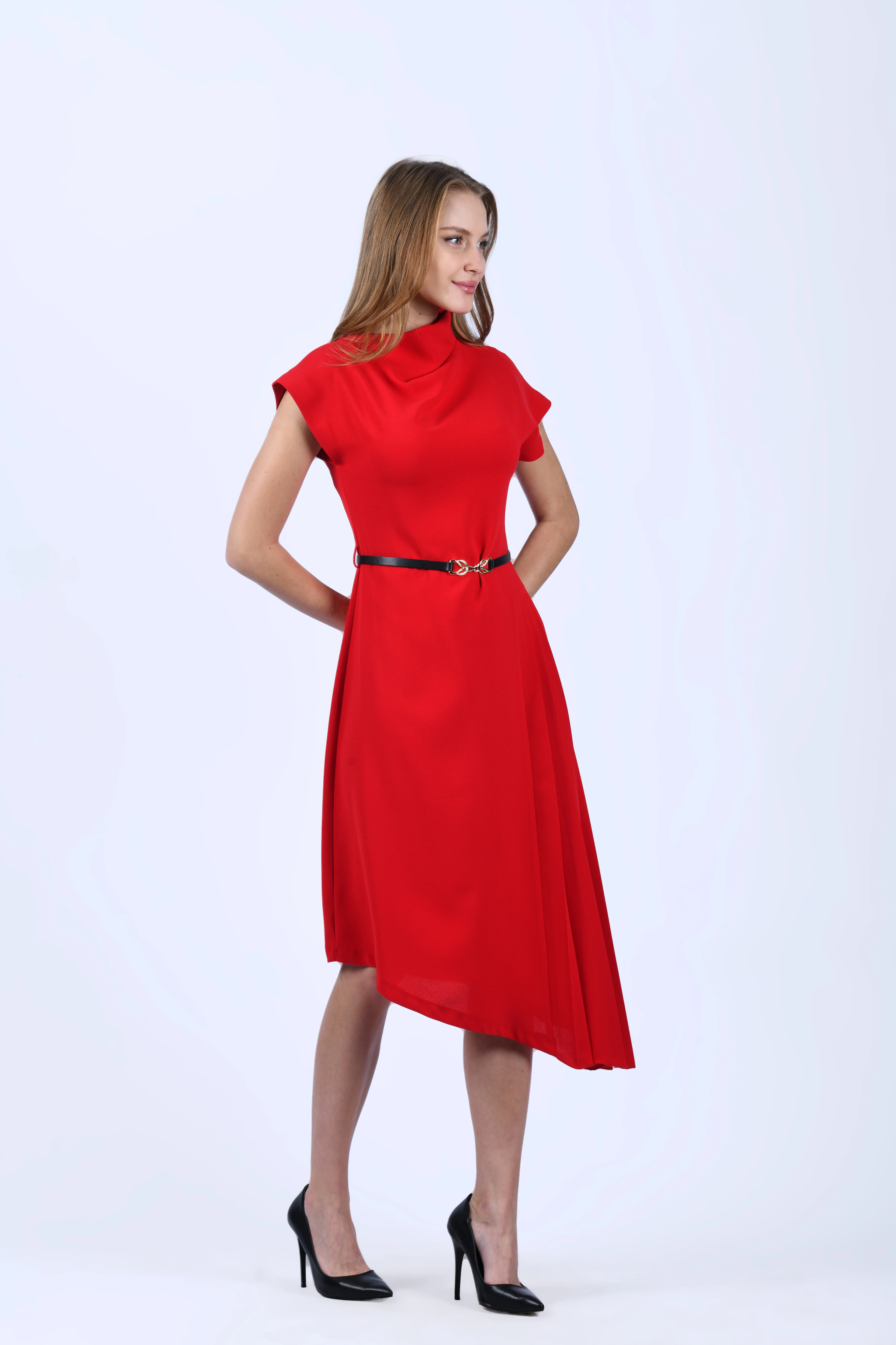 Kırmızı Asimetrik Kesim Yanı Piliseli Elbise - QE393