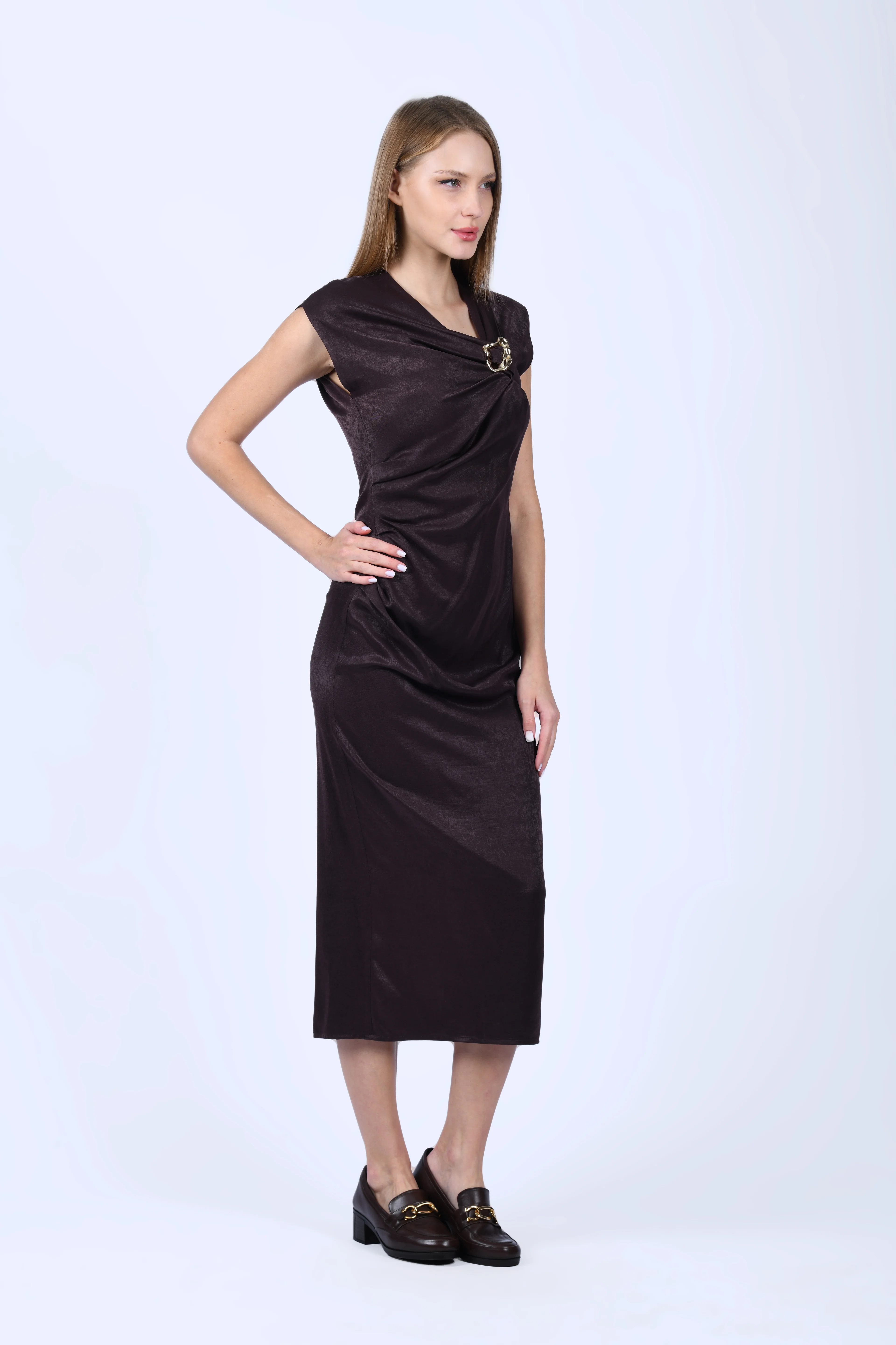 Kahve Yakası Tokalı Midi Elbise - QE389