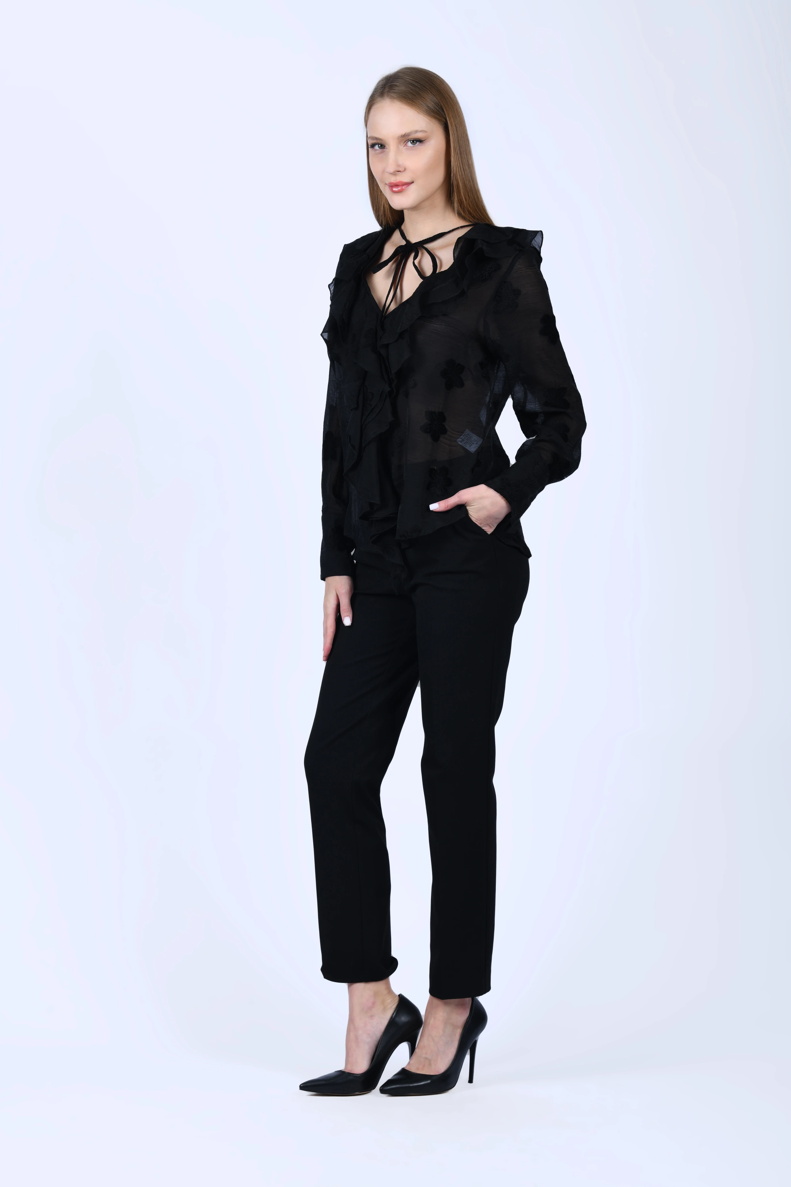 Siyah Çiçekli Volanlı Tül Bluz - QB203