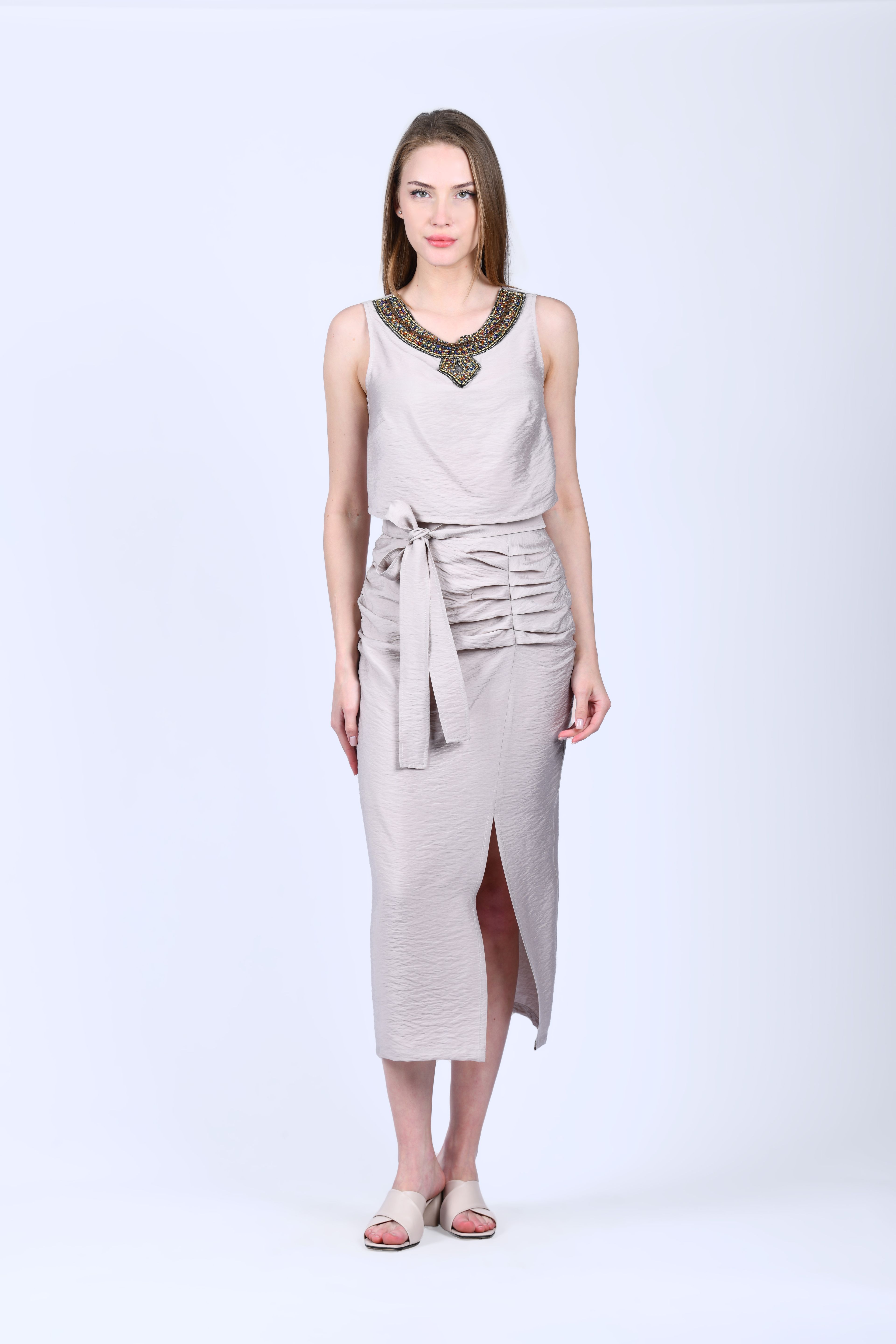 Taş Yakası Nakışlı Crop Bluz - QB186