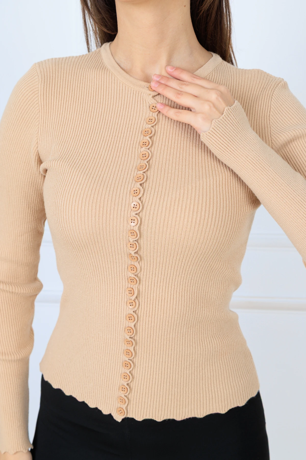 DÜĞME DETAYLI TRİKO