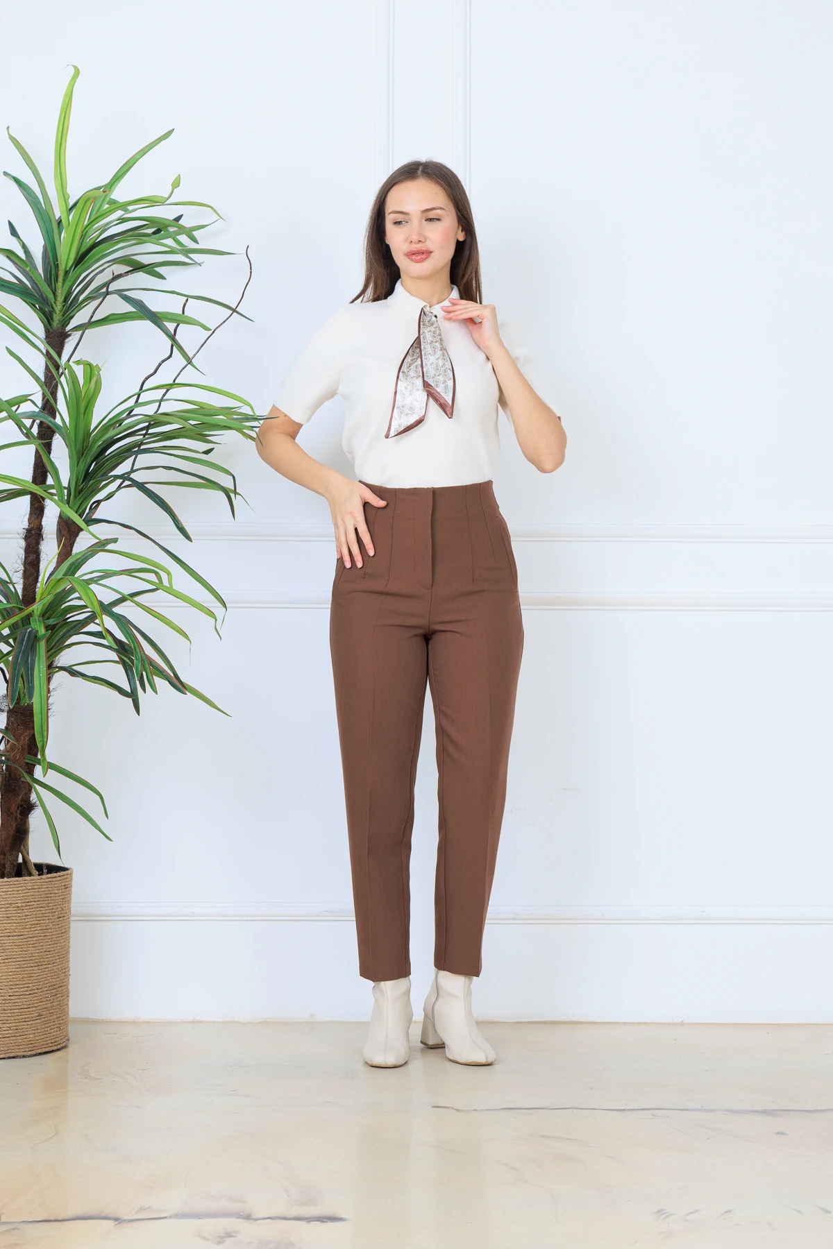 CPSL2653 ŞAL DETAY YAKALI KISA KOL TRİKO 