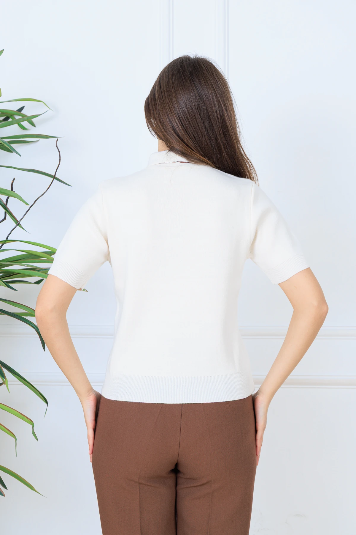 CPSL2653 ŞAL DETAY YAKALI KISA KOL TRİKO 