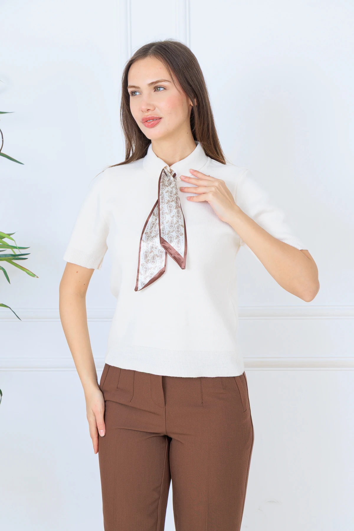 CPSL2653 ŞAL DETAY YAKALI KISA KOL TRİKO 