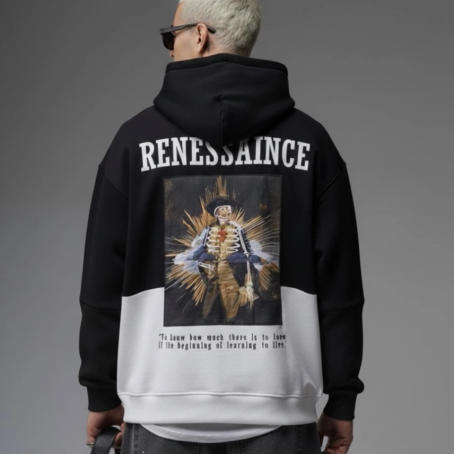 UNISEX SİYAH BEYAZ SIRT TASARIMLI NAKIŞ İŞLEMELİ OVERSİZE KAPŞONLU SWEATSHİRT