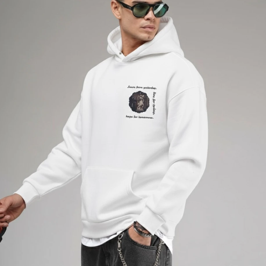 UNISEX BEYAZ SIRT TASARIMLI NAKIŞ İŞLEMELİ OVERSİZE KAPŞONLU SWEATSHİRT