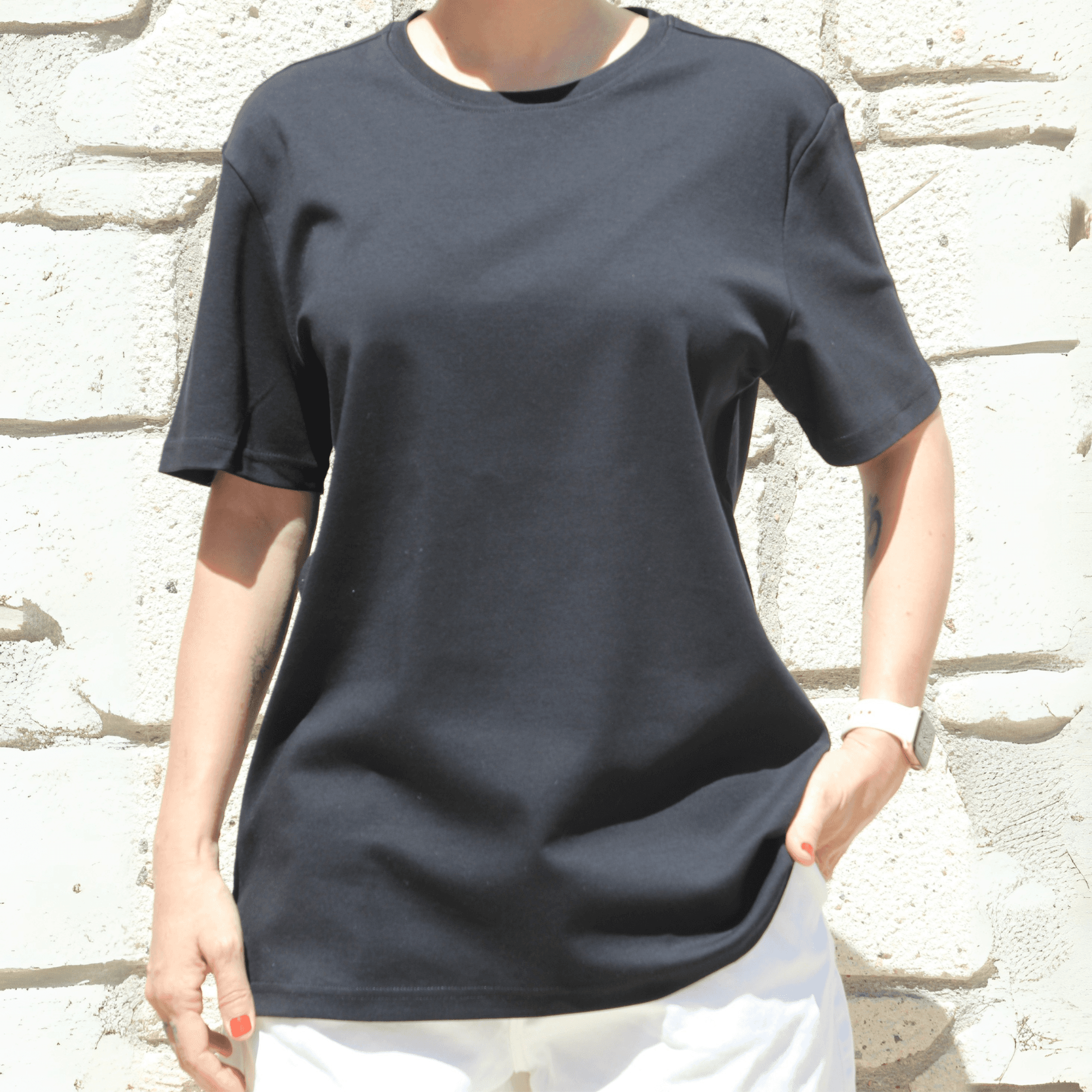 GUNA Unisex T-Shirt – %100 Organik Konfor, Zamansız Stil - Siyah