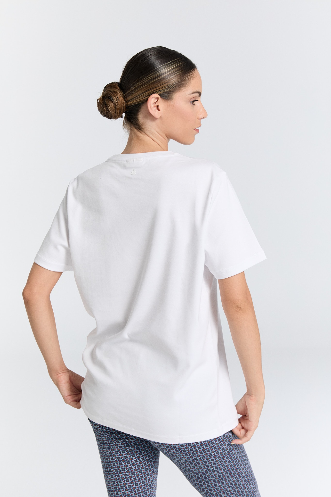 GUNA Unisex T-Shirt – %100 Organik Konfor, Zamansız Stil