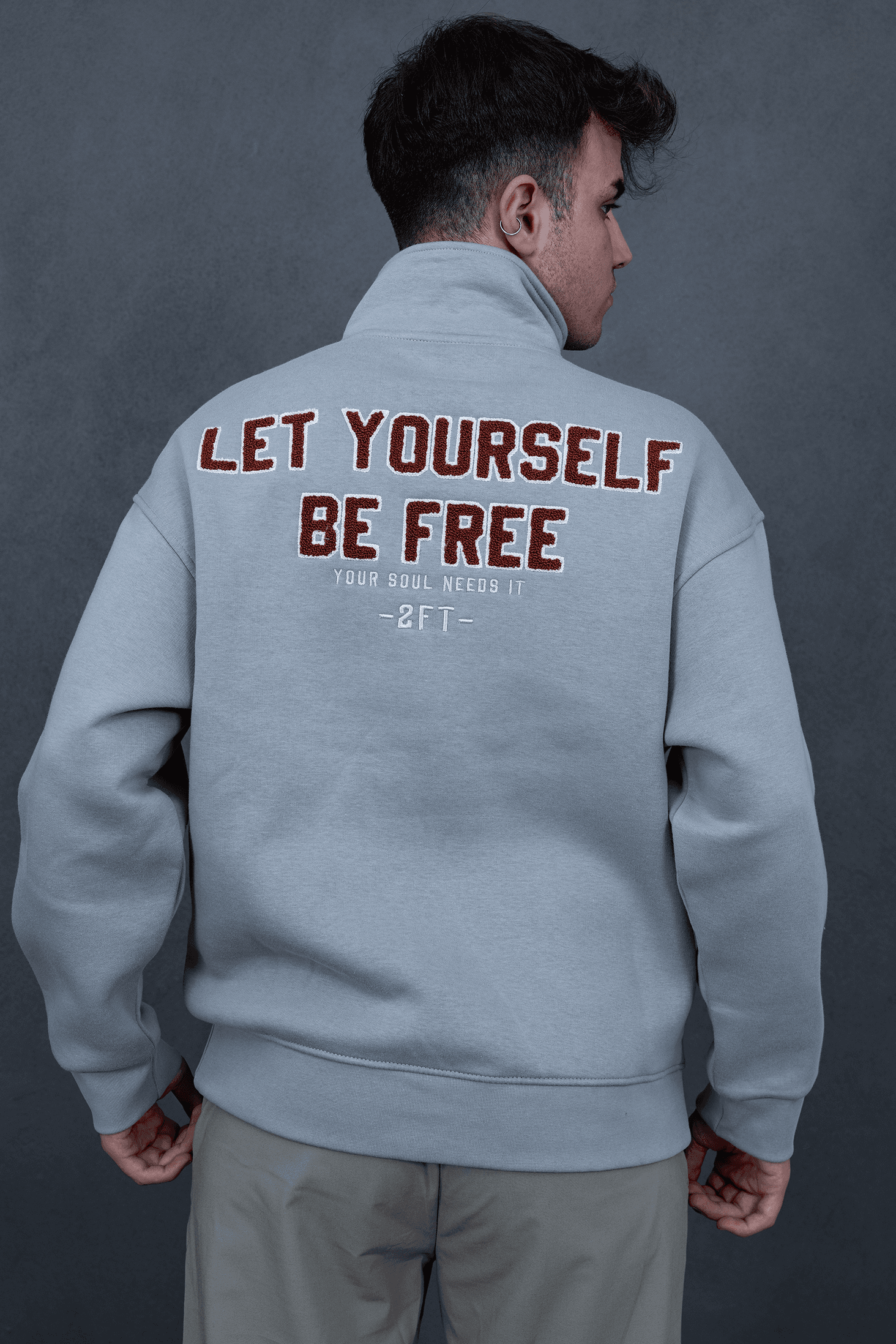 Fermuarlı Nakışlı Sweatshirt