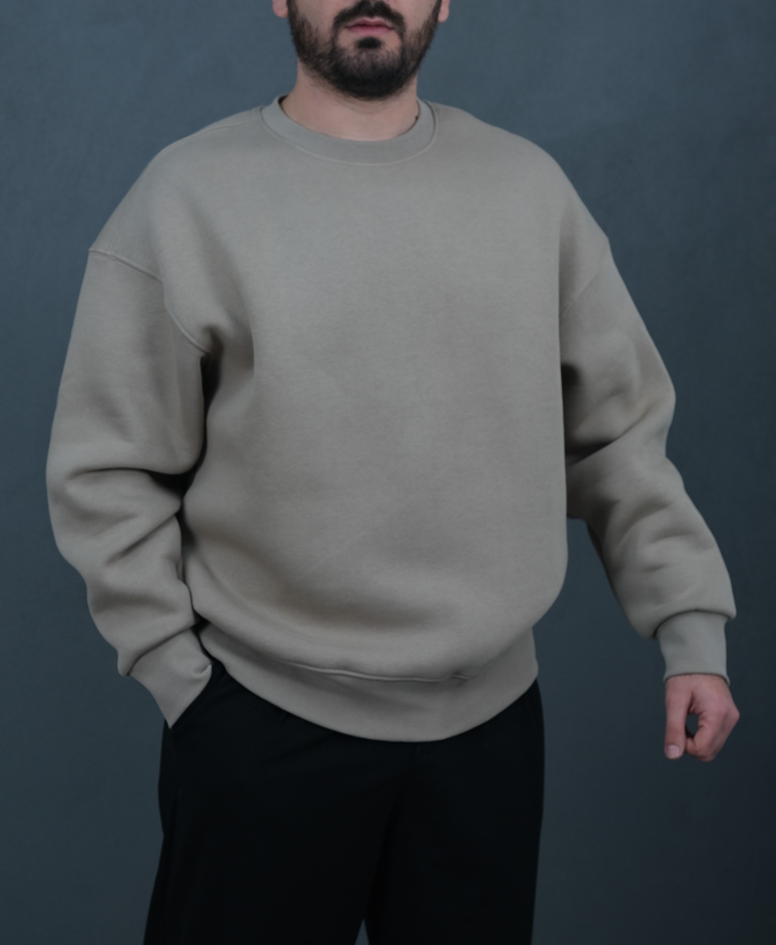 Oversize Basic Premium Sweatshirt