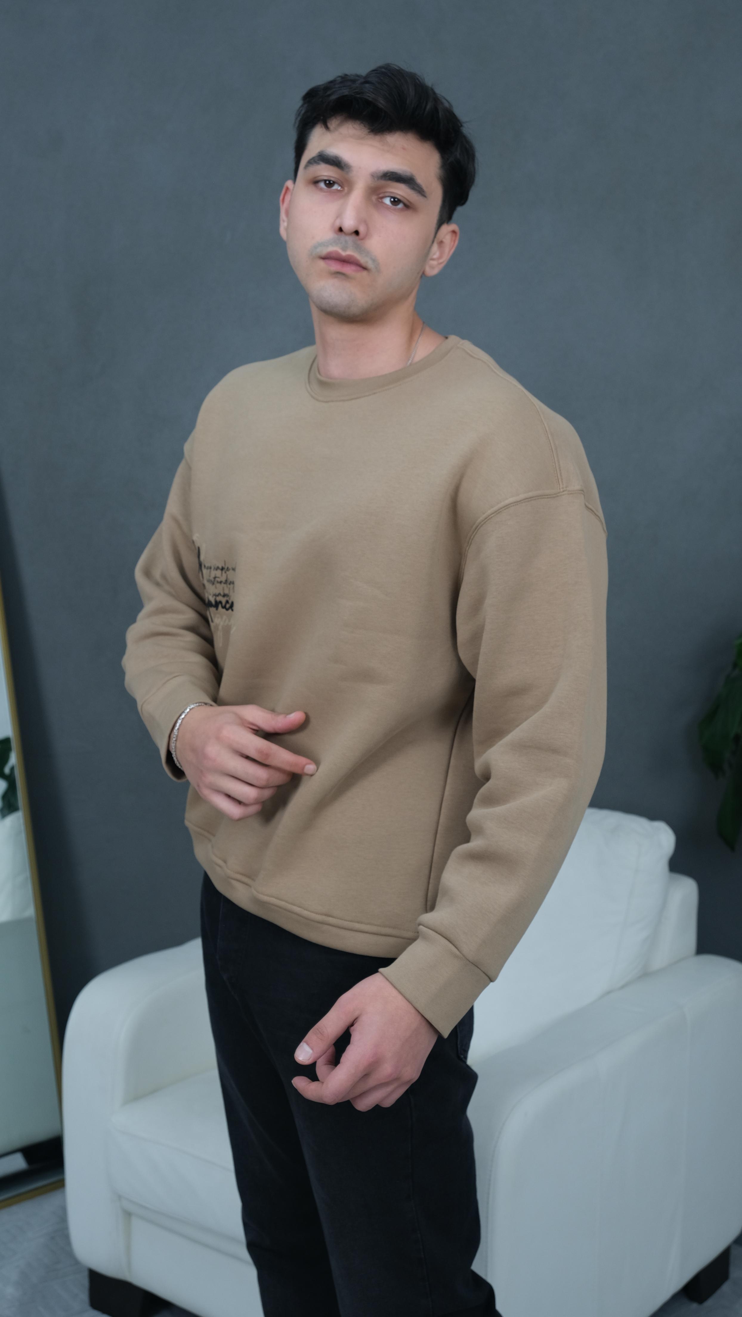 Çiçek Nakışlı Sweatshirt