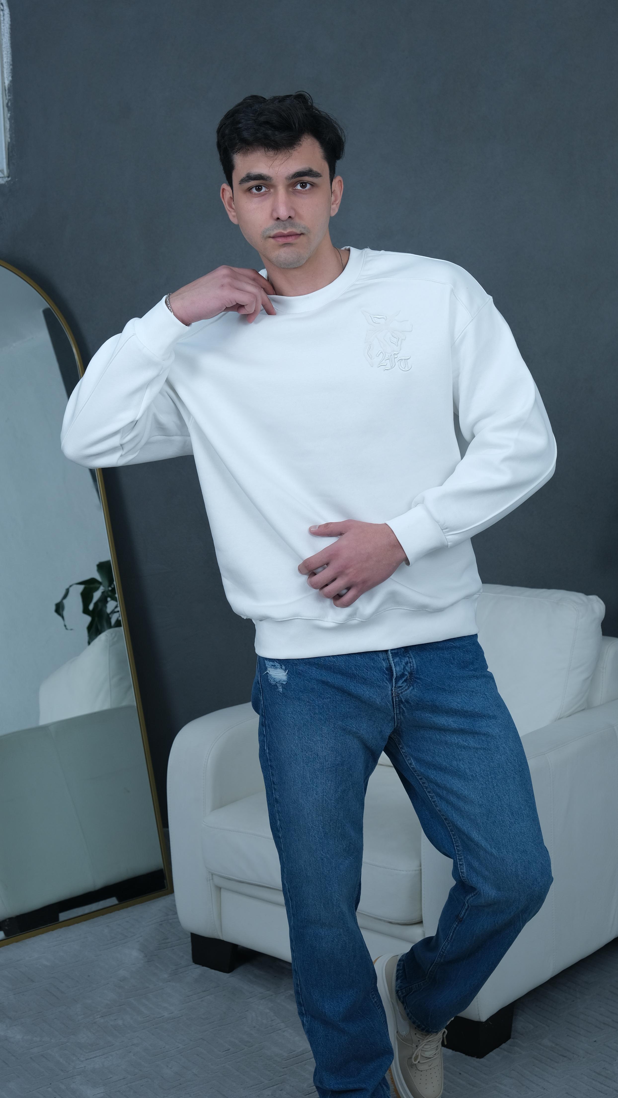 Nakış İşlemeli Oversize Sweatshirt