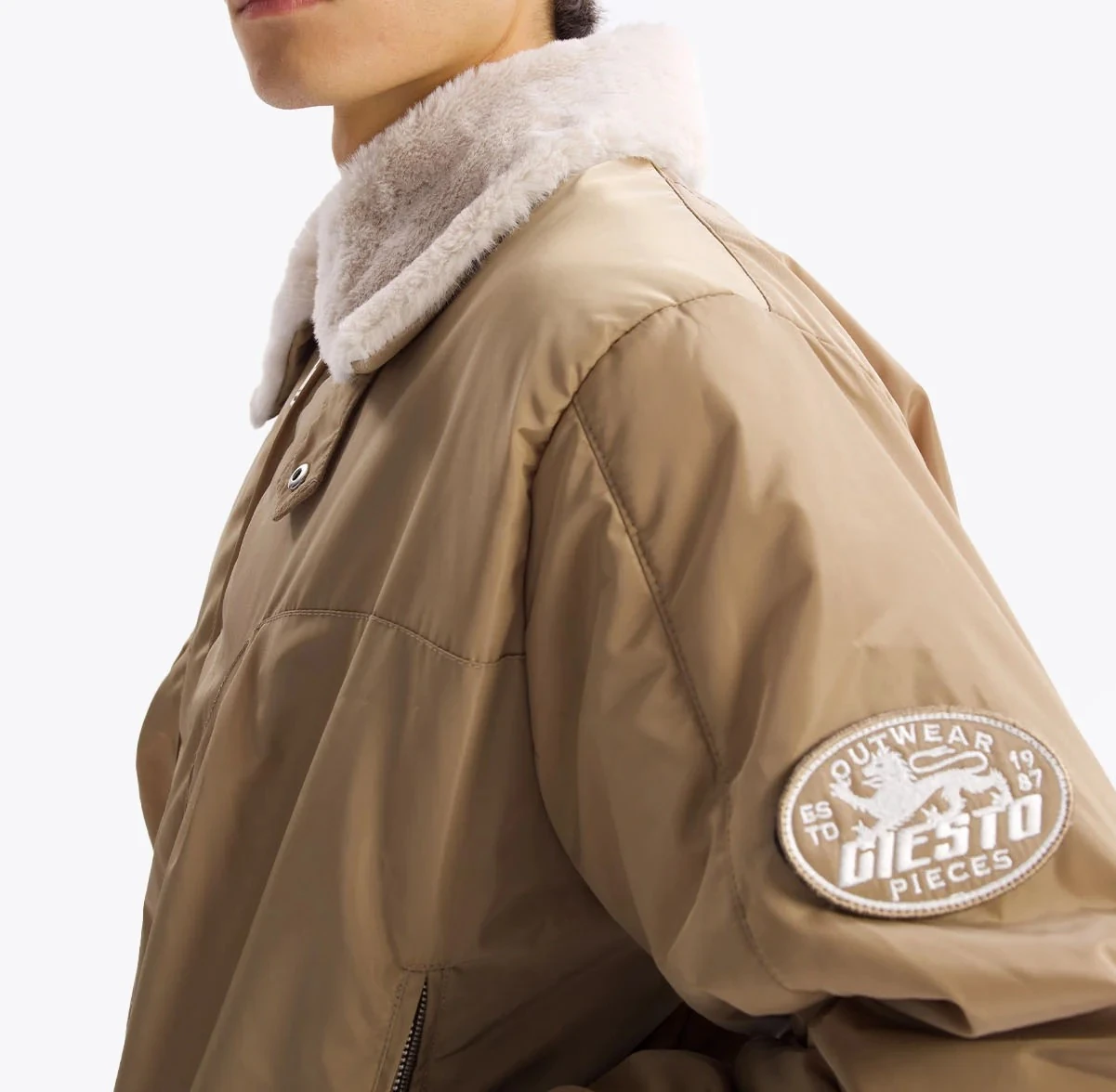 Üst Düzey Kalite Yakası Pamuklu Mont (Sınırlı Sayıda)