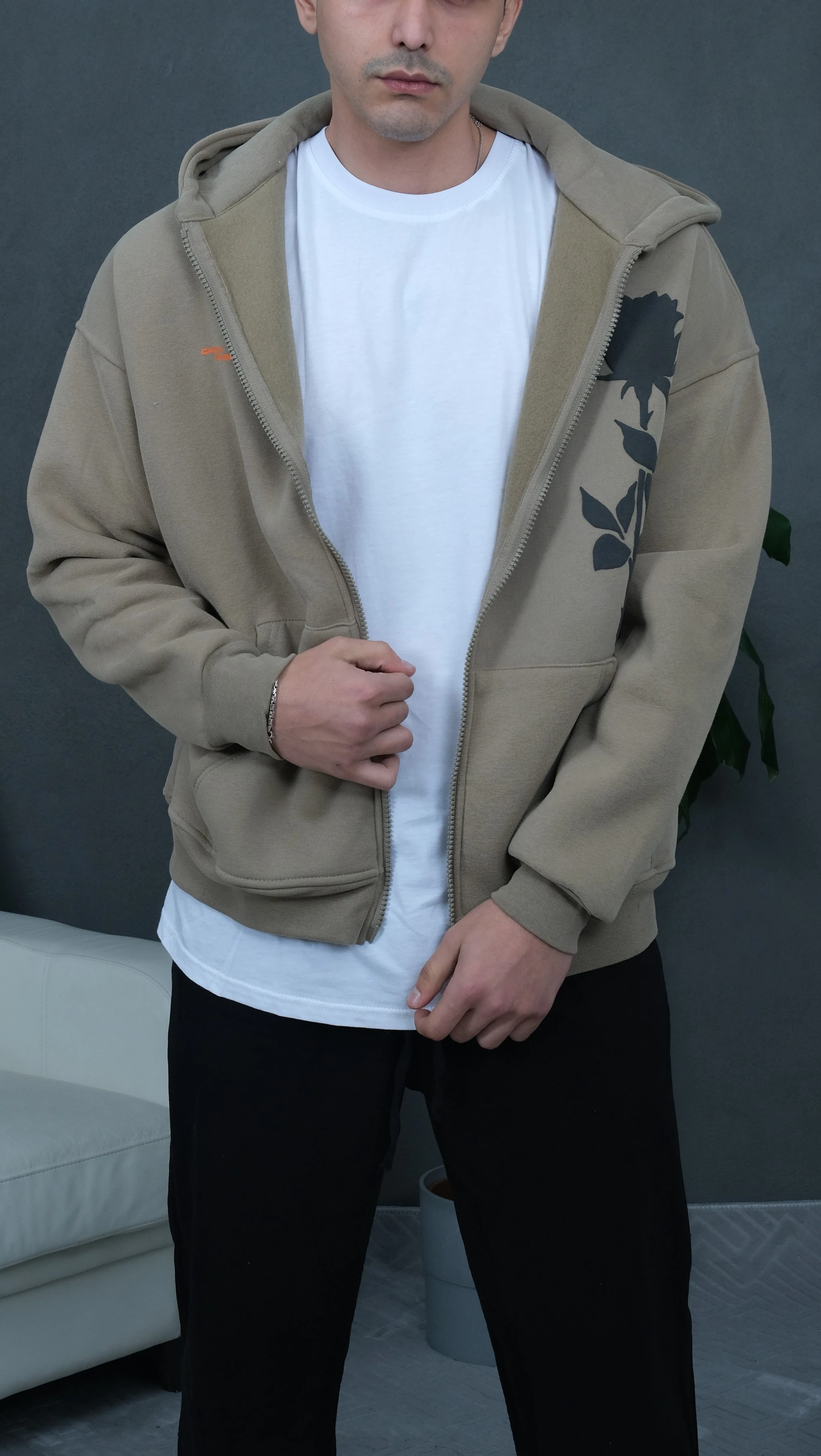 Üst Düzey Kumaş Kalitesi Fermuarlı 3 iplik Şardonlu Sweat (HER BEDEN BİR ADET SINIRLI SAYIDA)