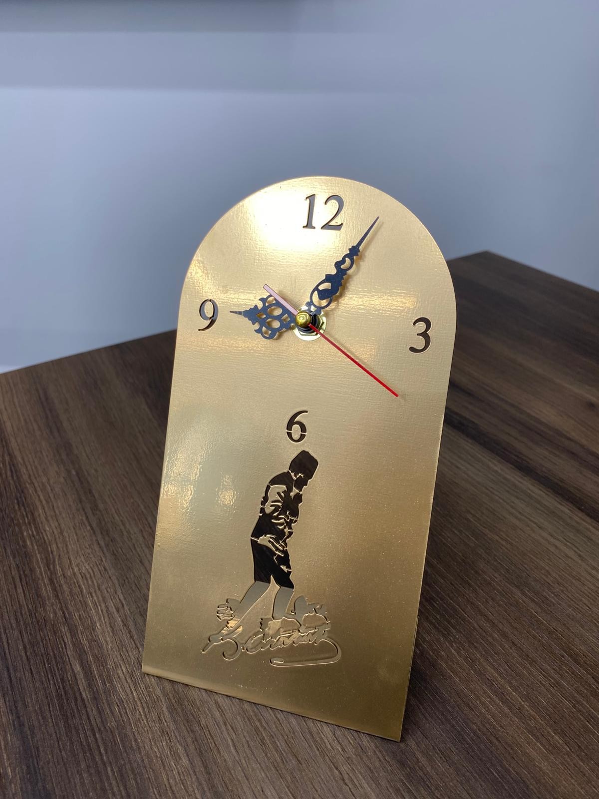 Atatürk Silüetli Metal Masa Saati