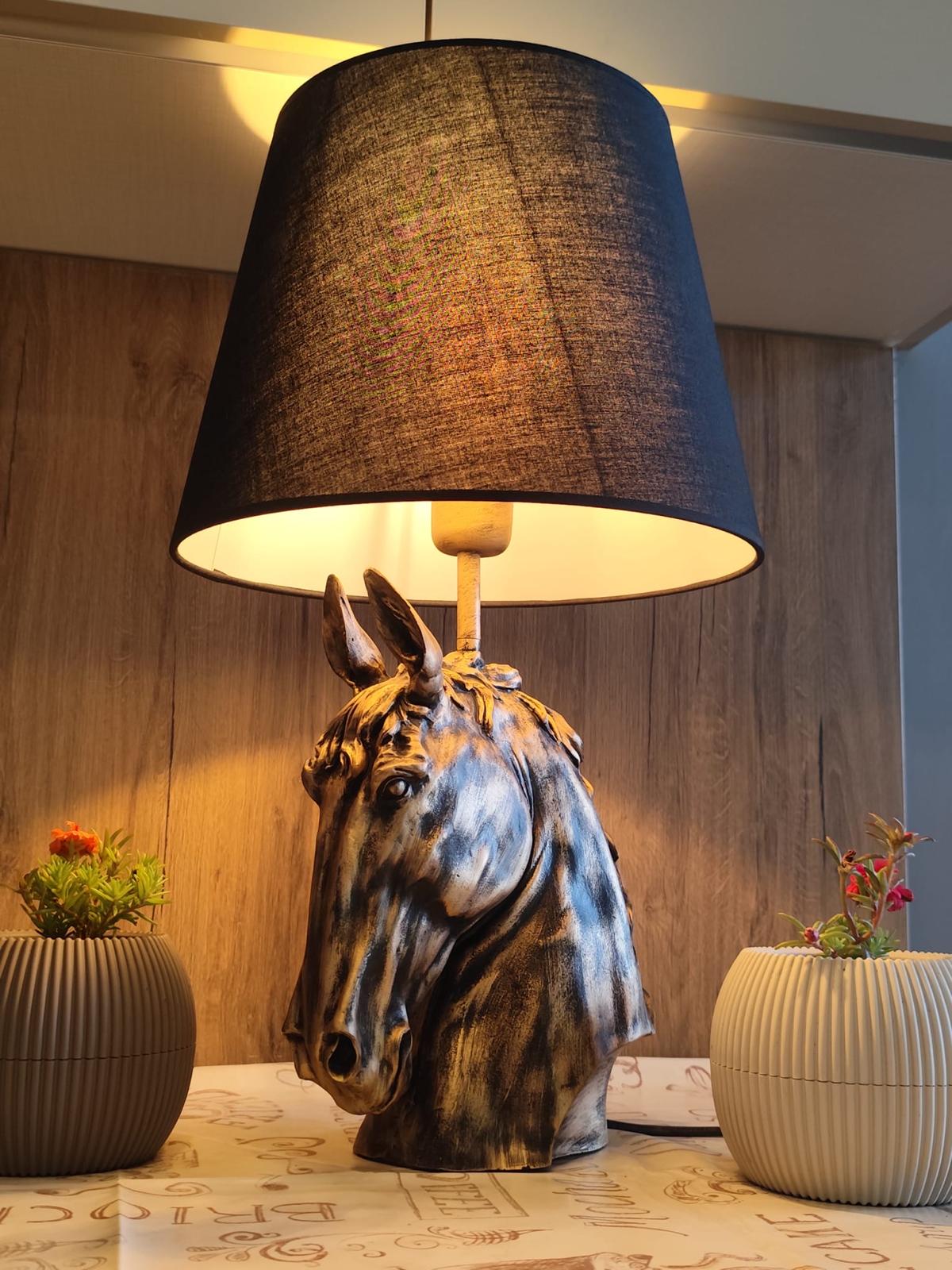 Özel Tasarım At Büslü Abajur