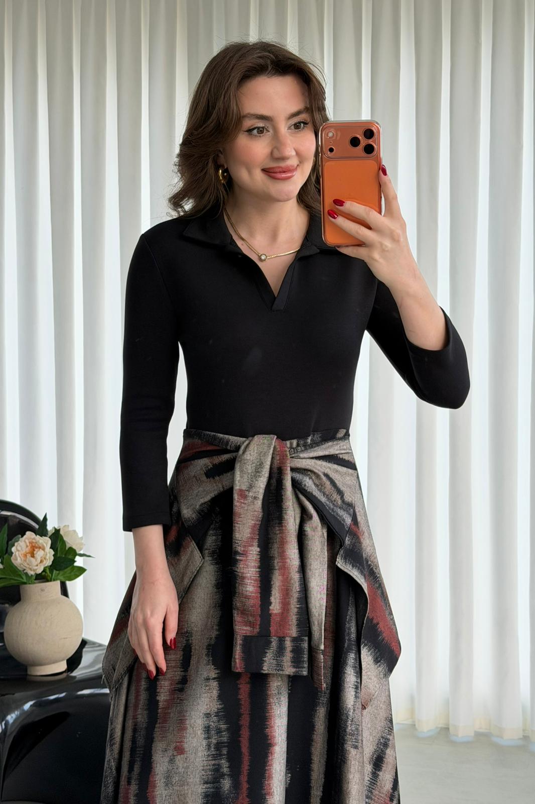 Otantik Etekli Yakalı Elbise