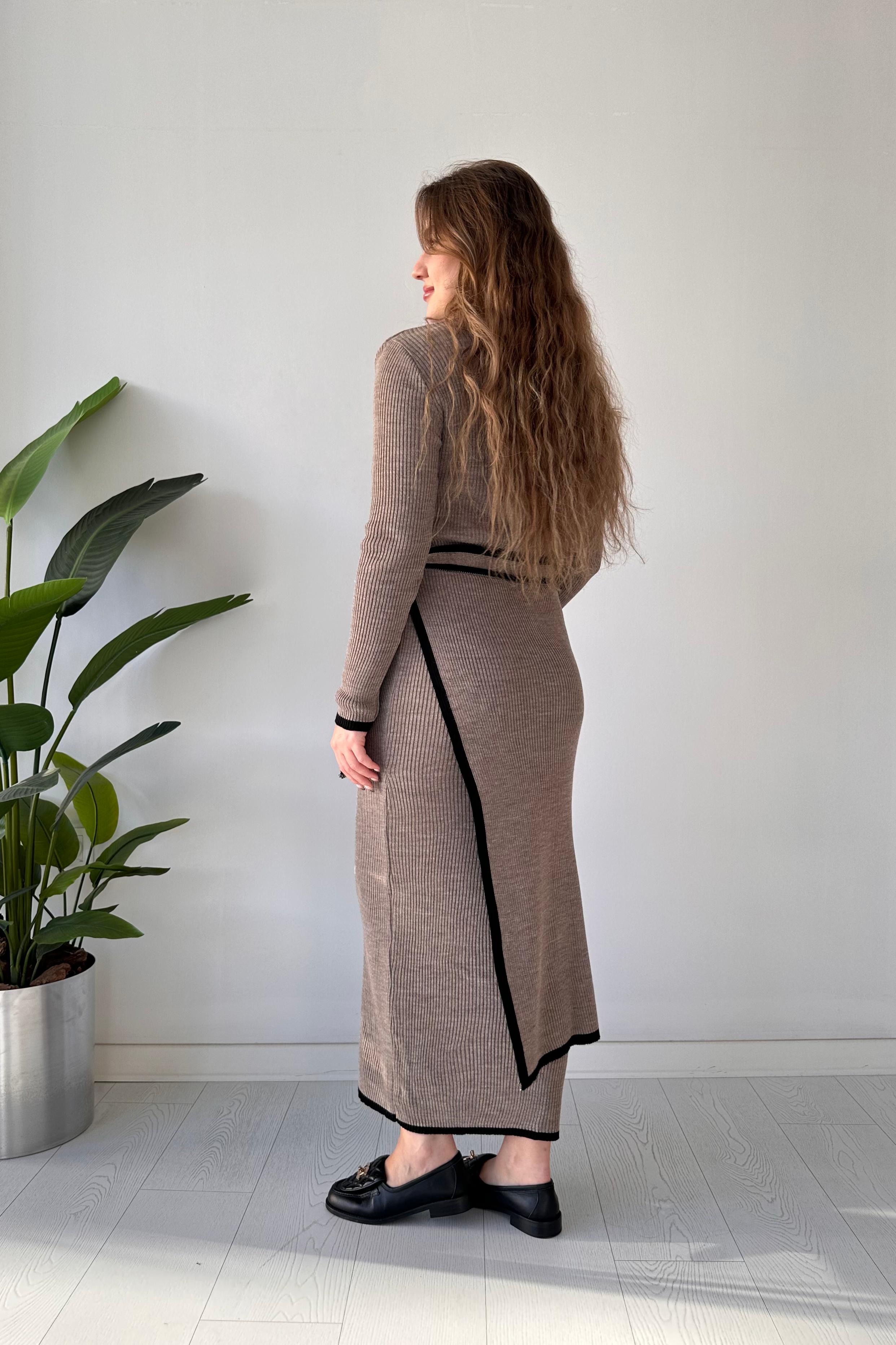 Parça Etekli Triko Elbise