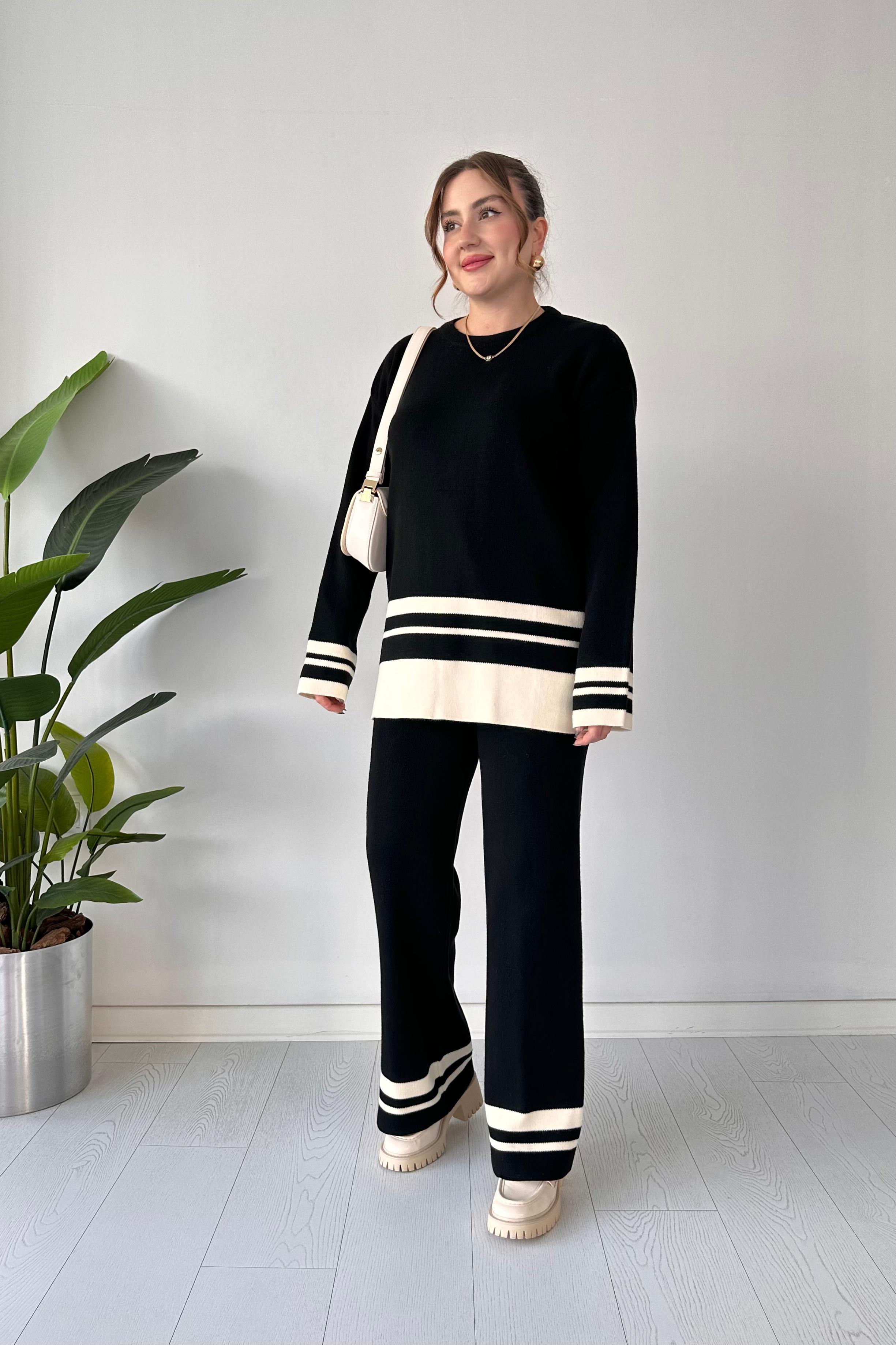 Eteği Şeritli Triko Takım