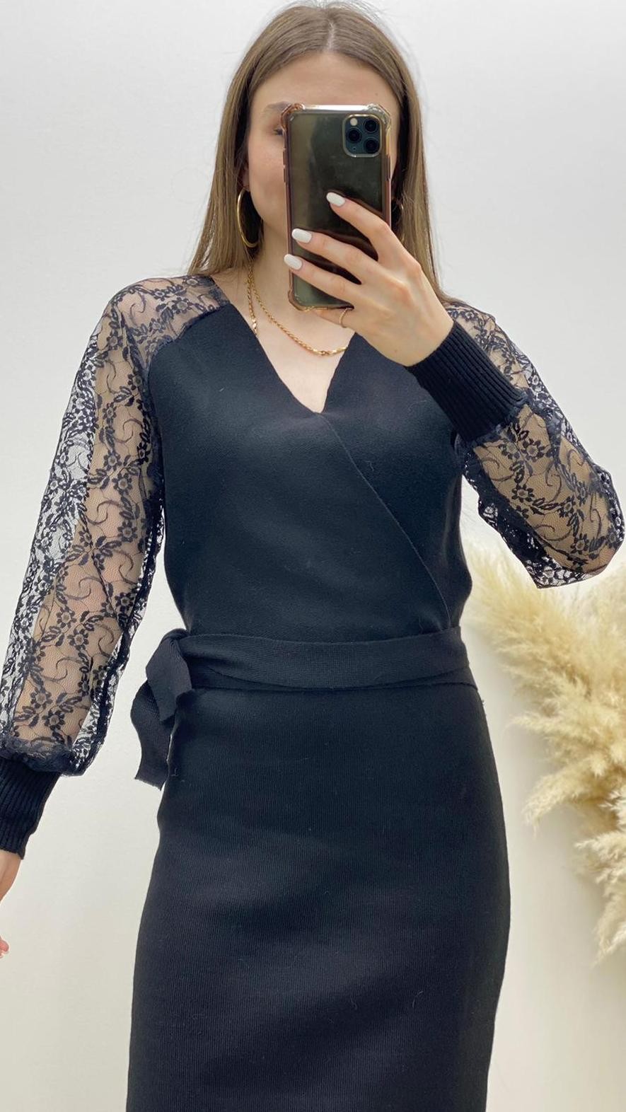 Kolları Dantel Triko Elbise Siyah