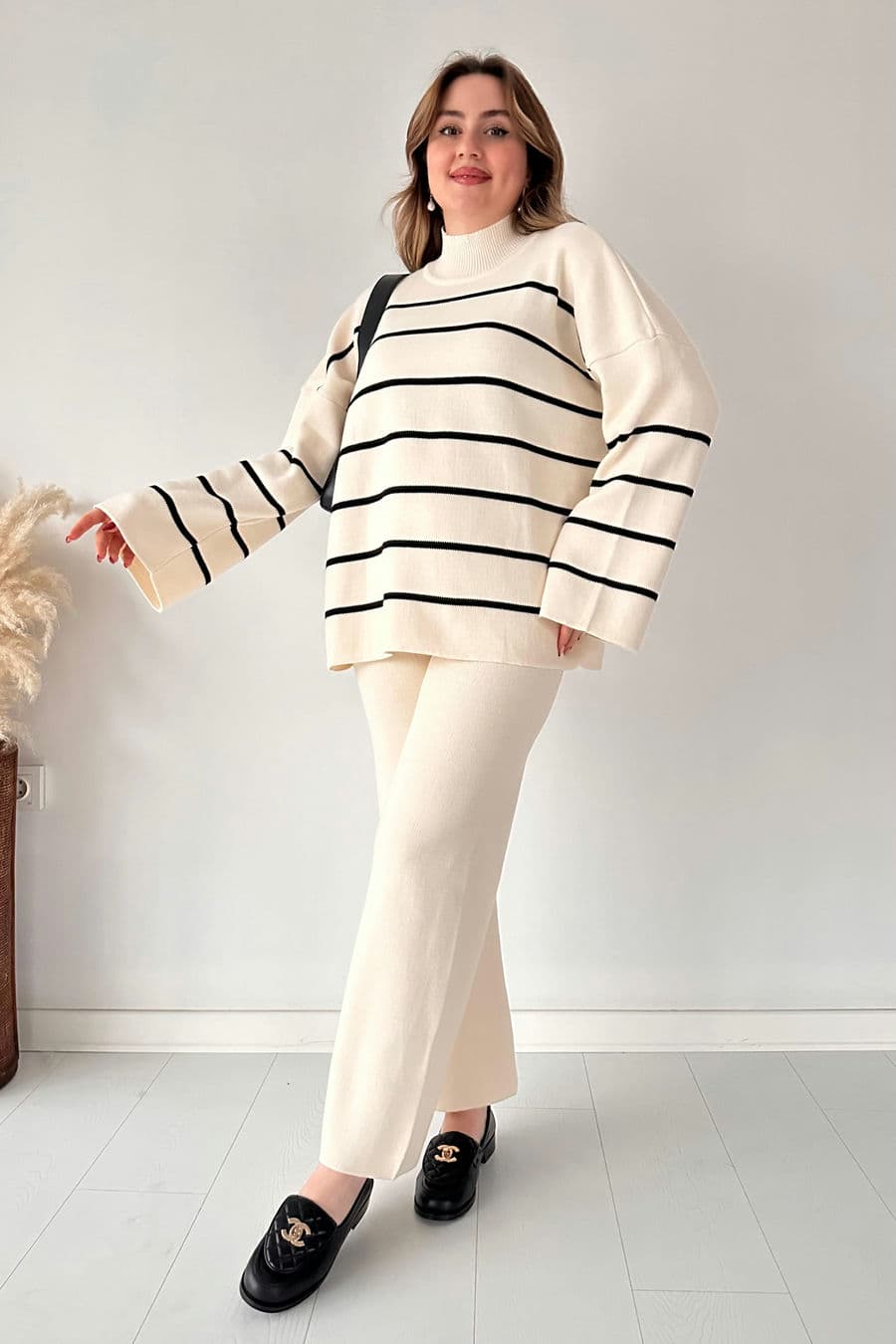 Üstü Çizgili Triko Takım