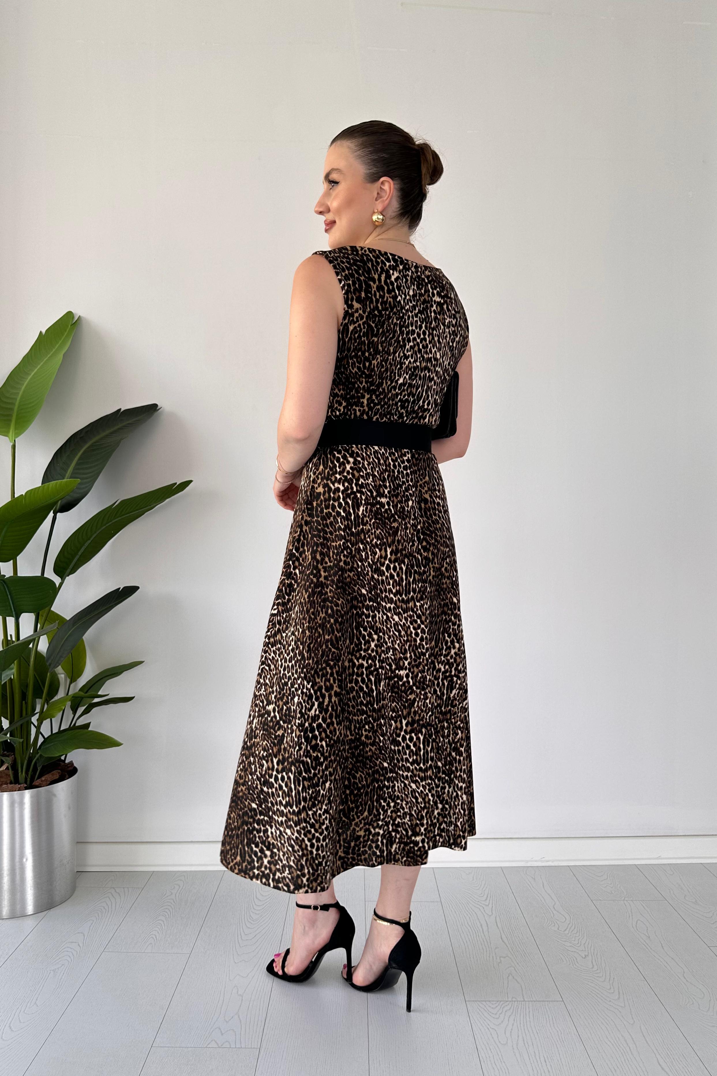 Sandık Yaka Krep Elbise