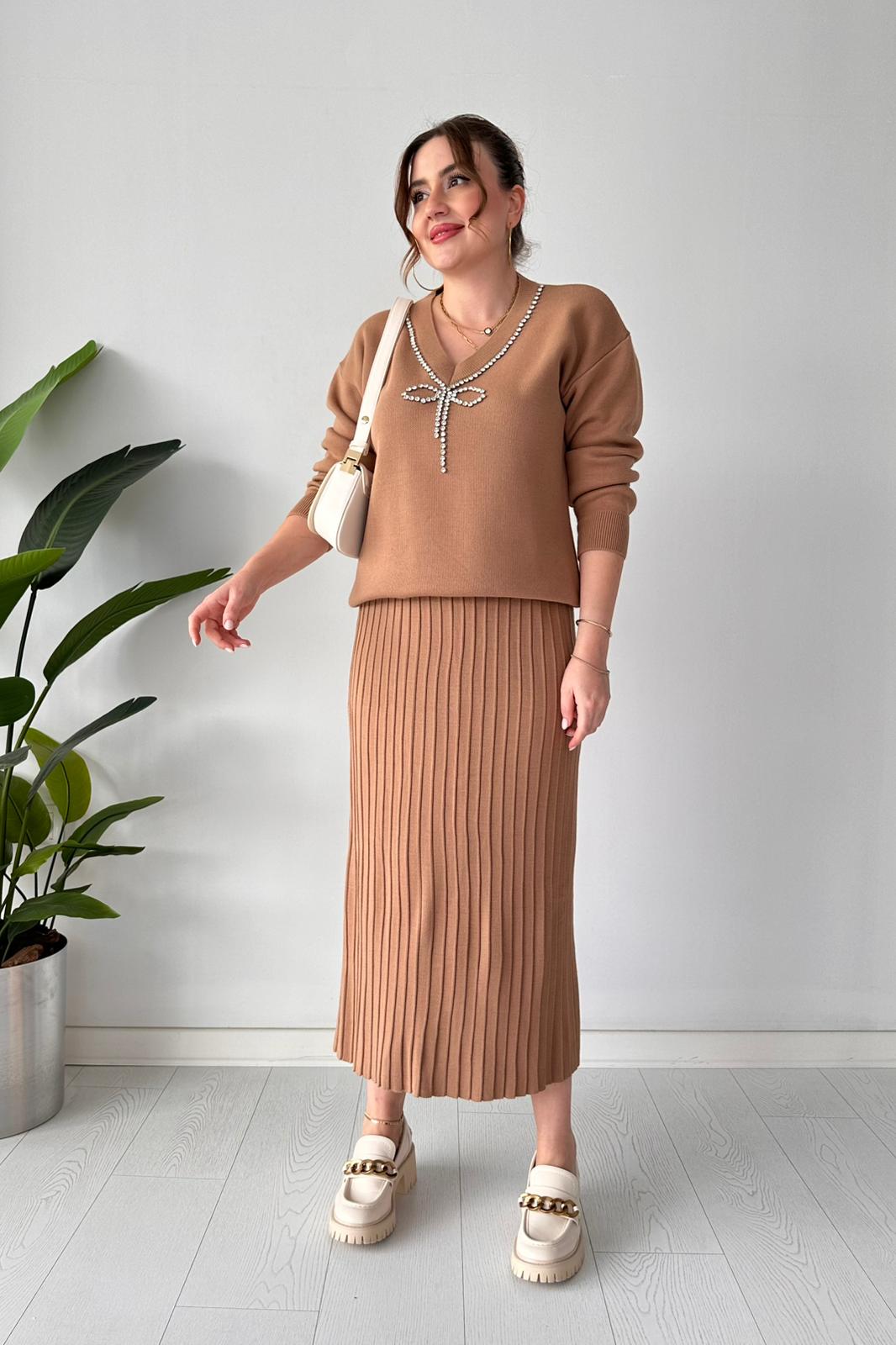 Fiyonk Taşlı Etekli Triko Takım