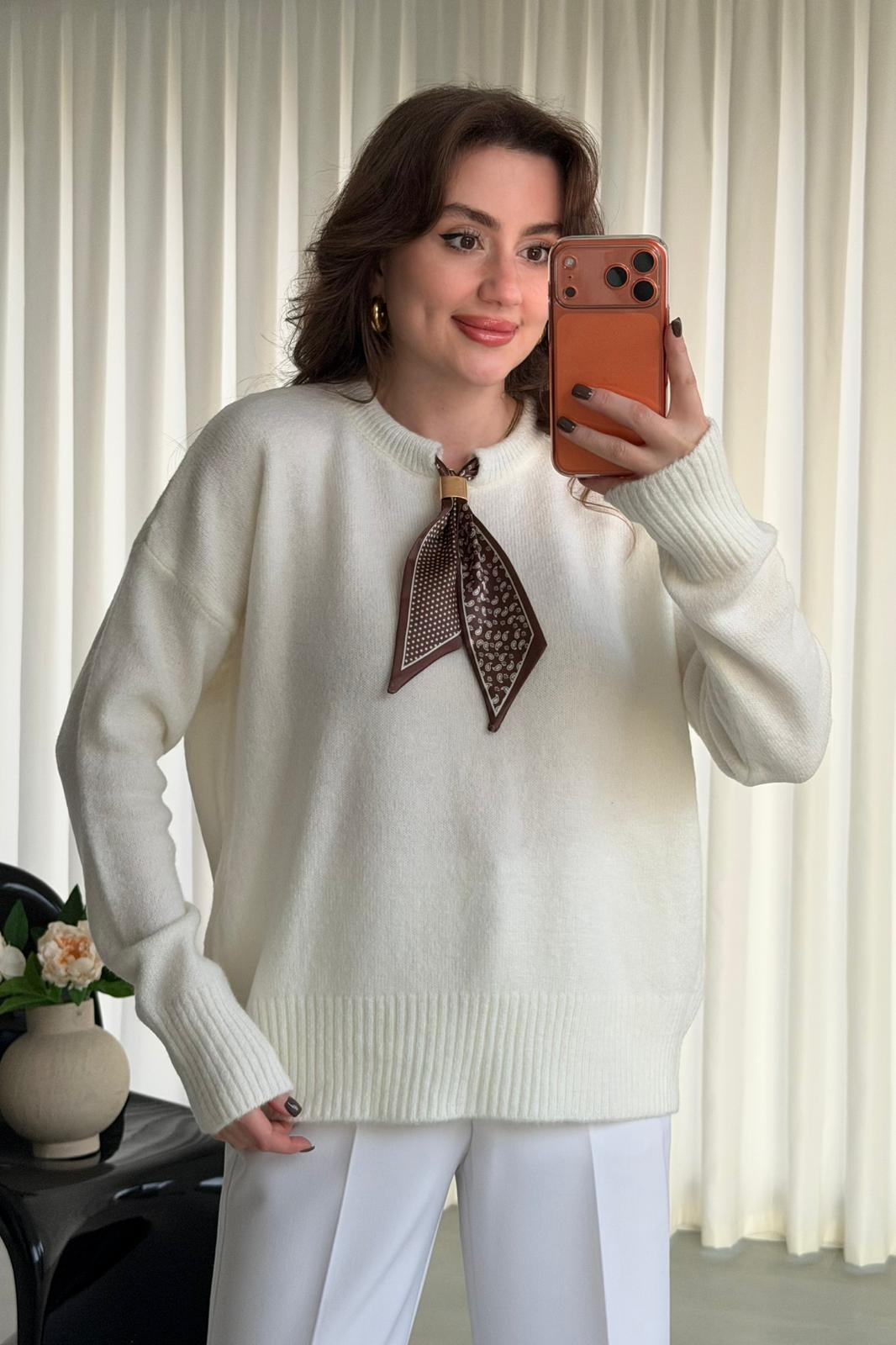 Fularlı Kazak - Ekru