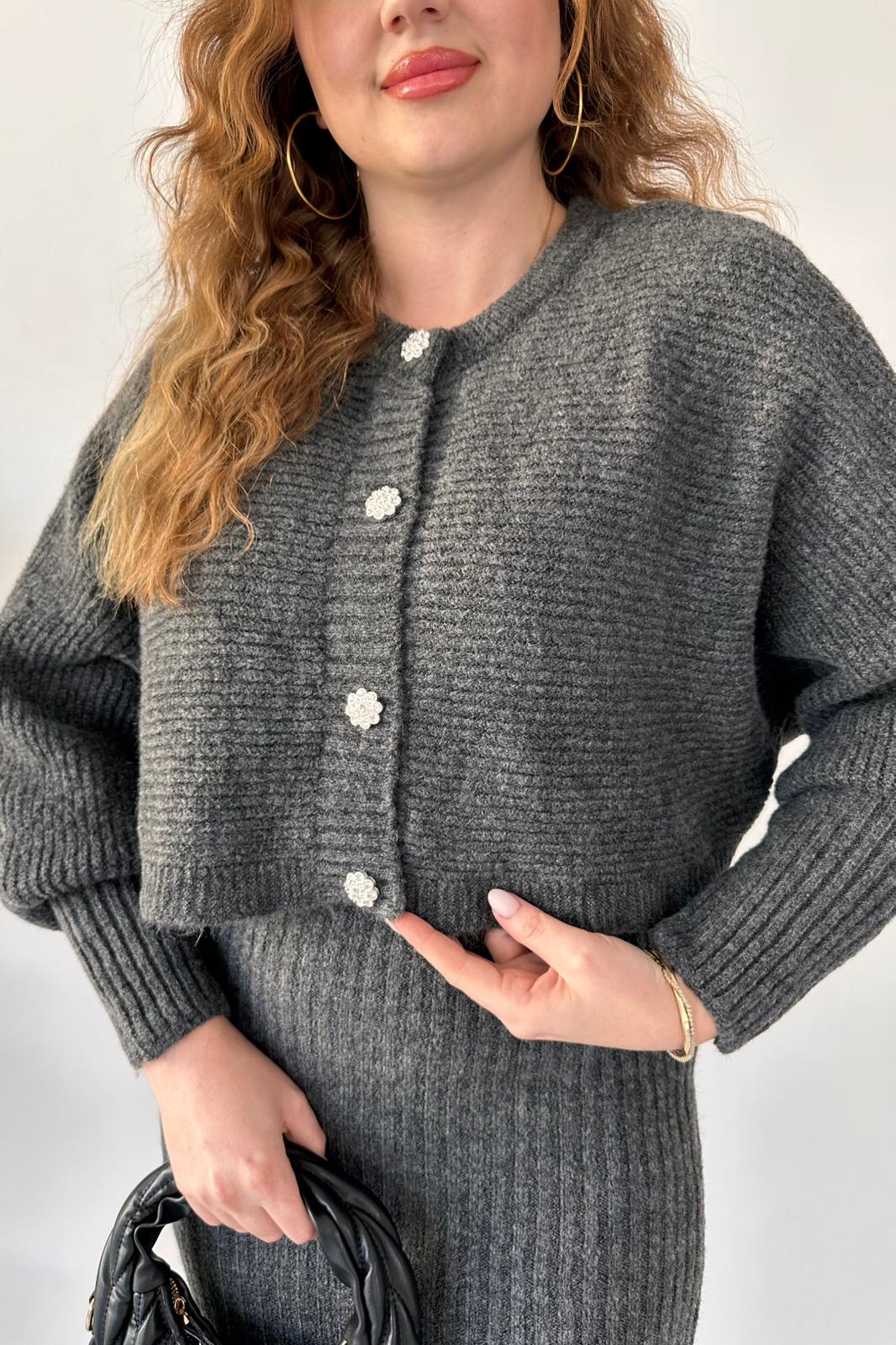 Taş Düğmeli Hırka-Elbise Takım