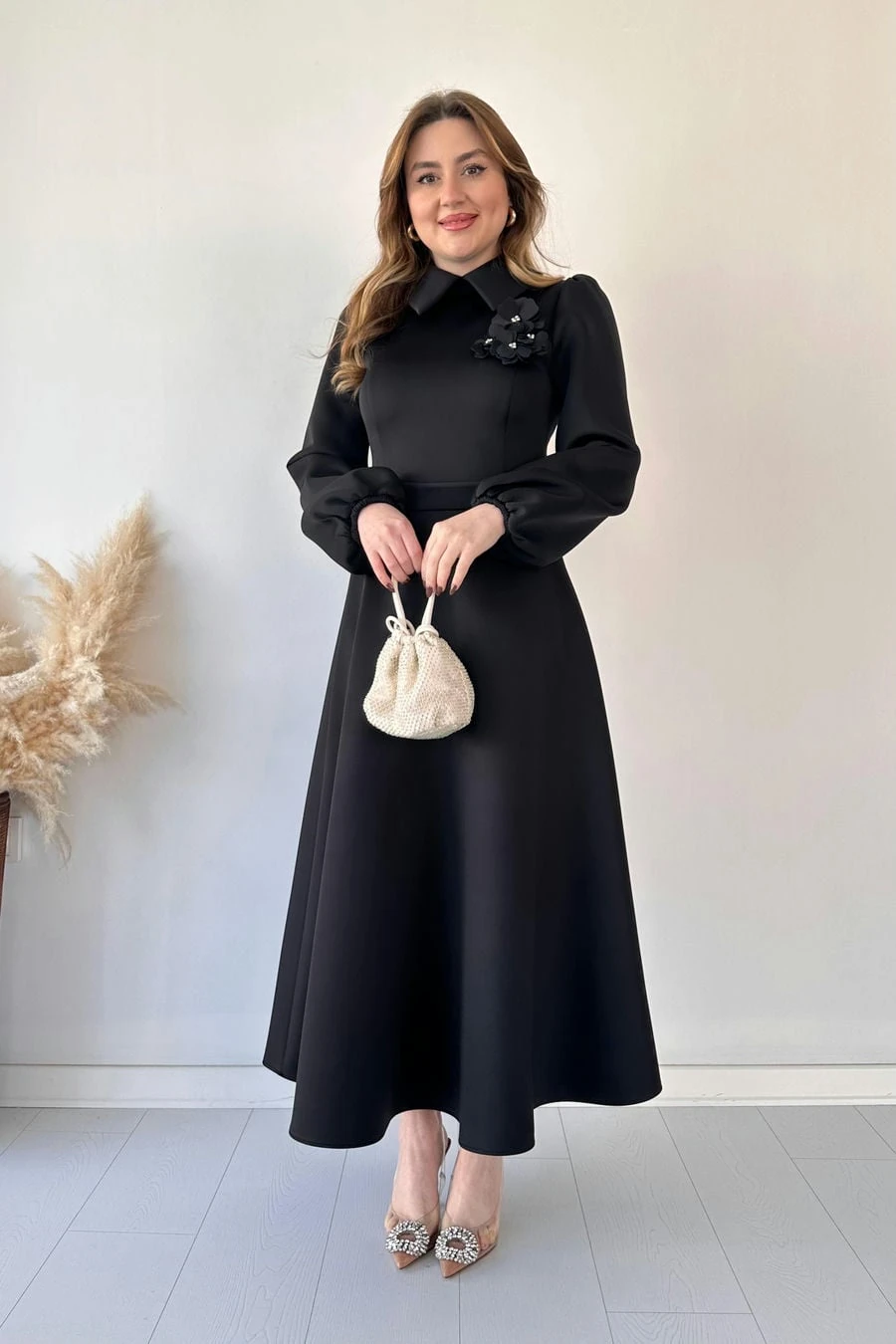 Broşlu Tasarım Elbise