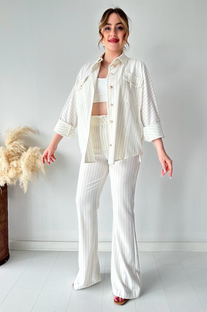 Çizgili Gömlekli Takım Ekru
