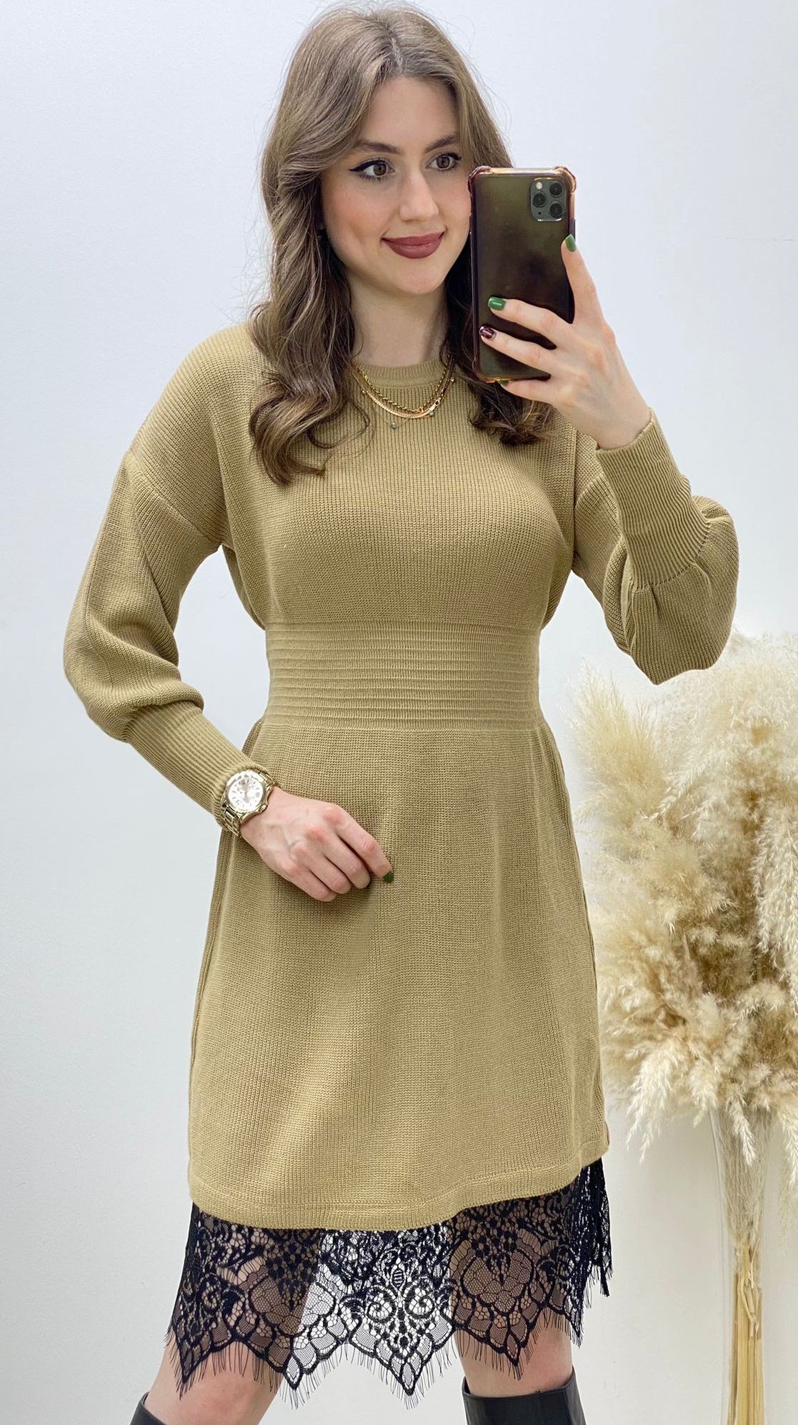 Eteği Dantel Triko Elbise Bej