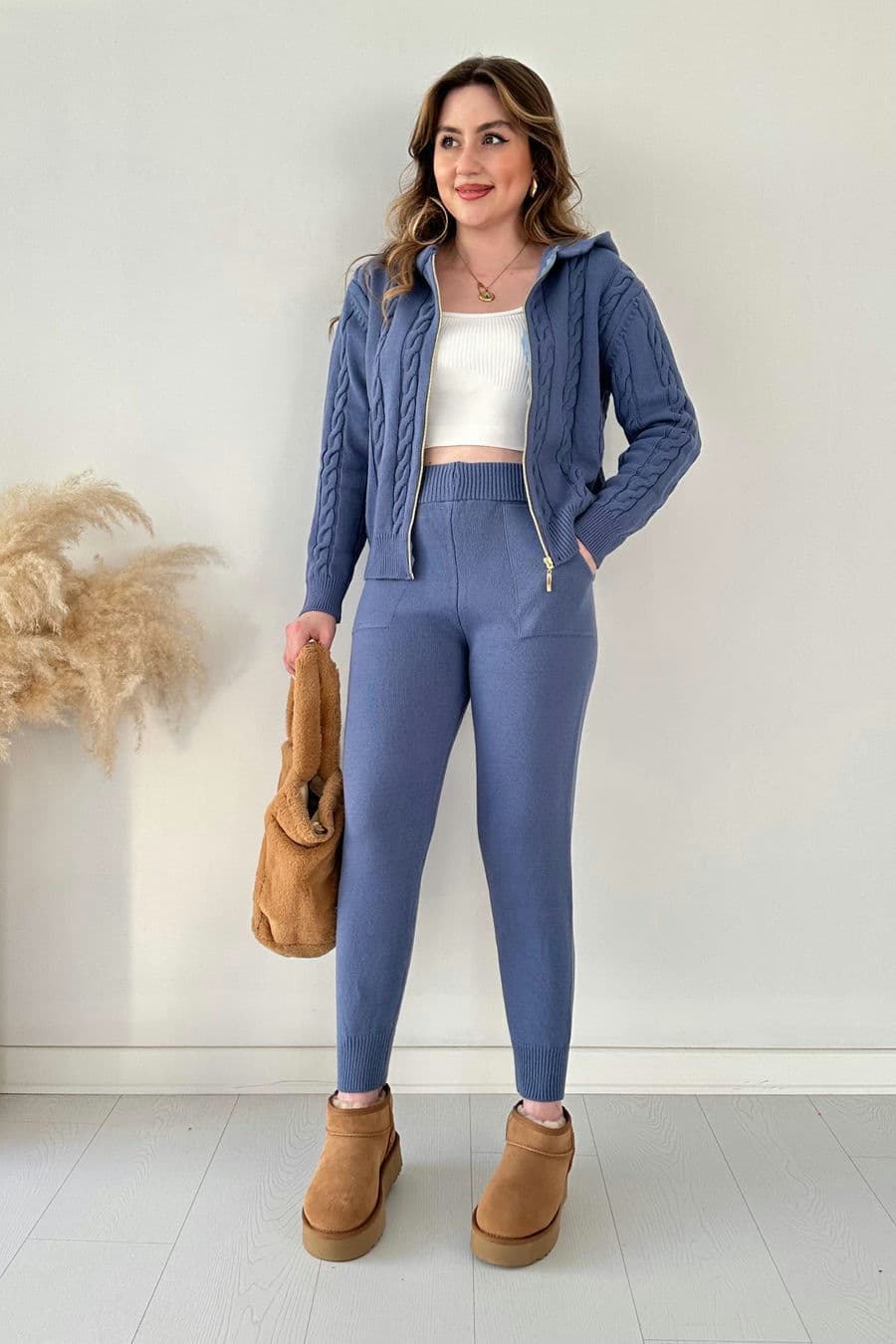 Kapüşonlu Triko Takım