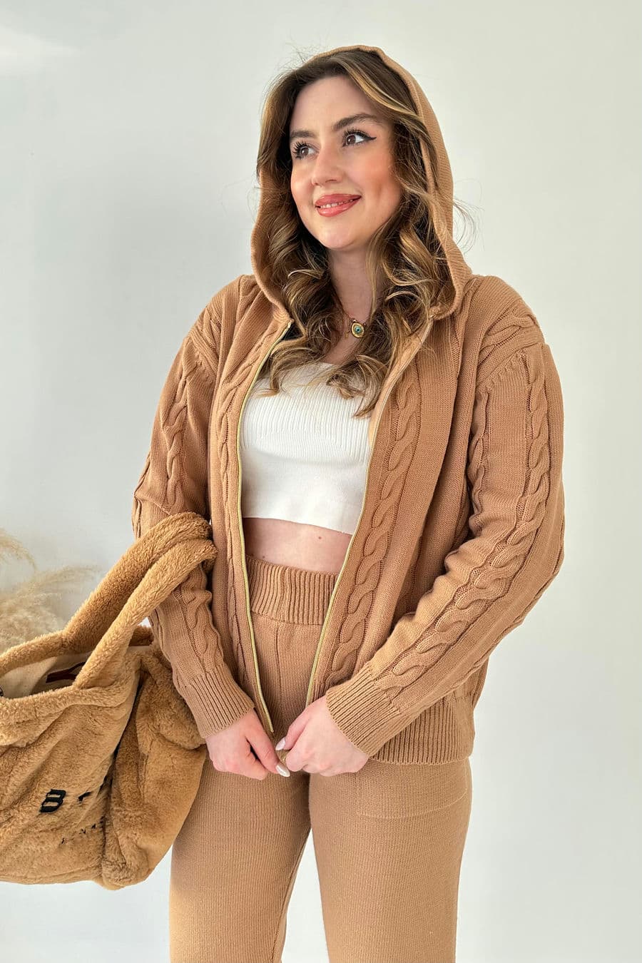 Kapüşonlu Triko Takım