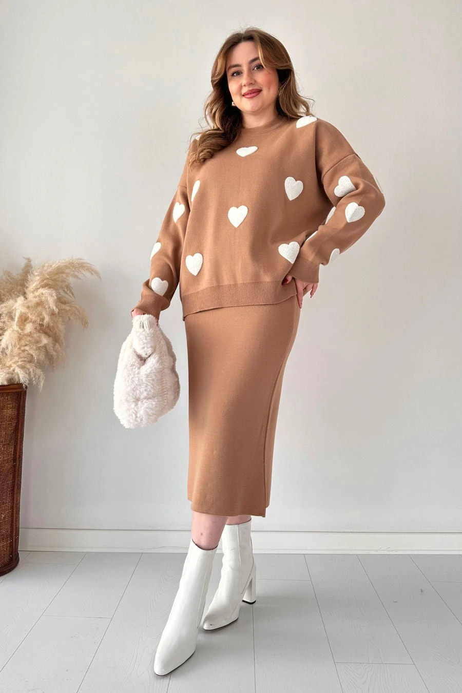 Kalpli Etekli Triko Takım