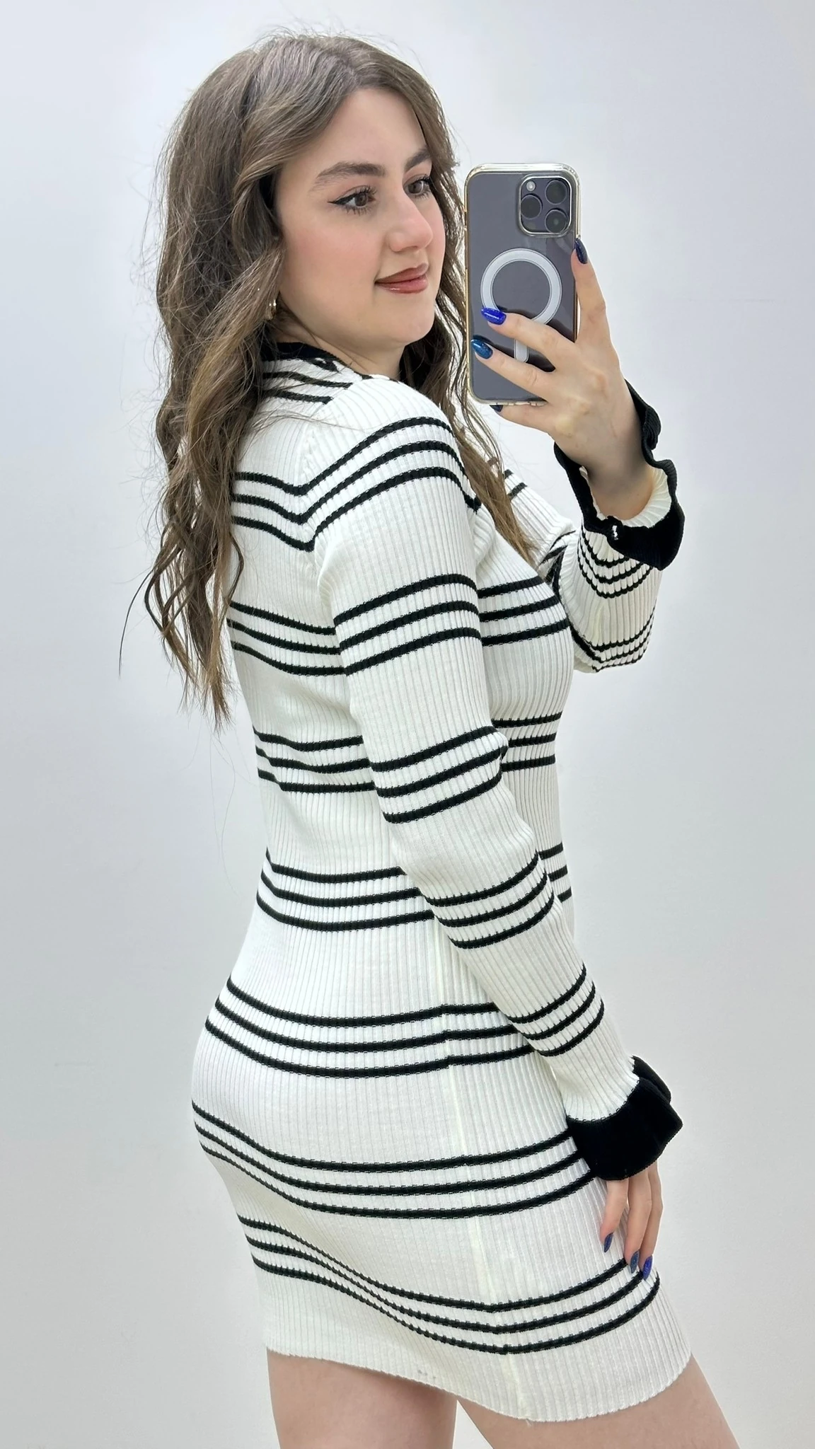 Volanlı Çizgili Triko Elbise Beyaz