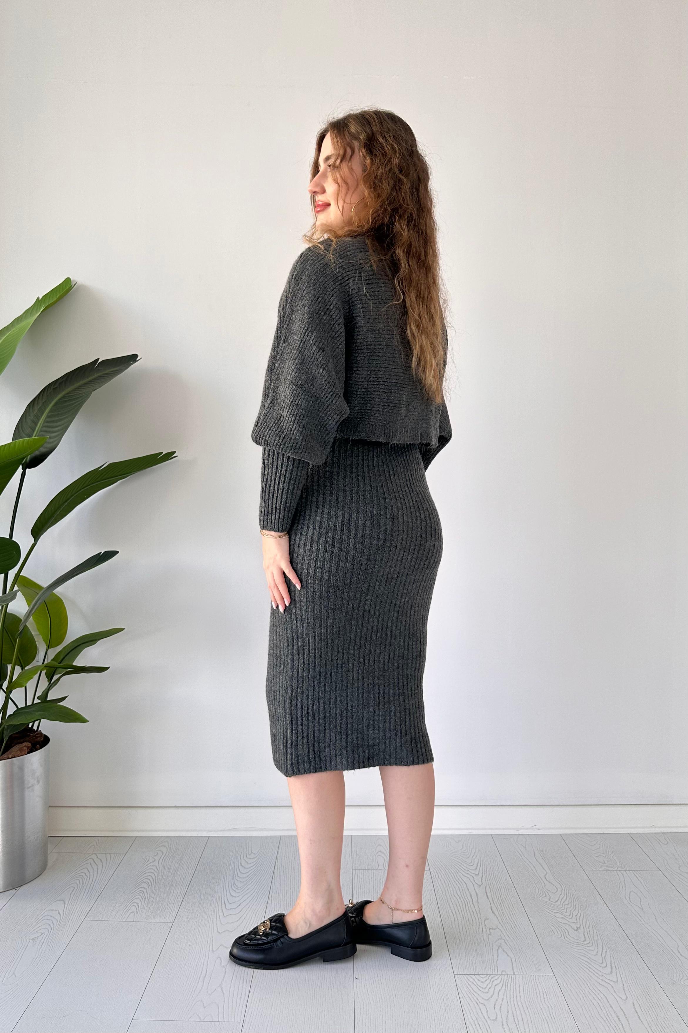 Taş Düğmeli Hırka Elbise Takım