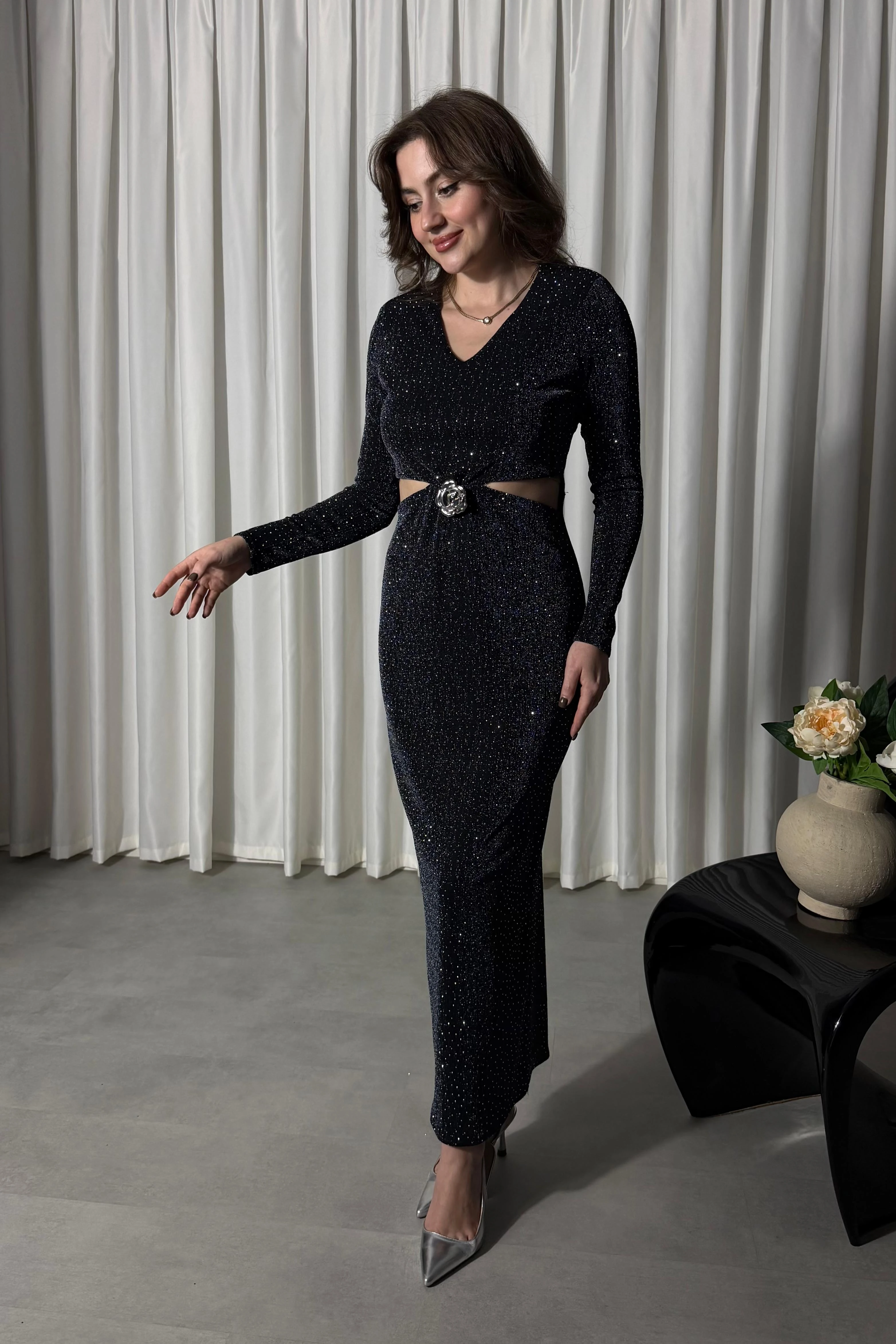 Gül Dekolteli Parıltılı Elbise