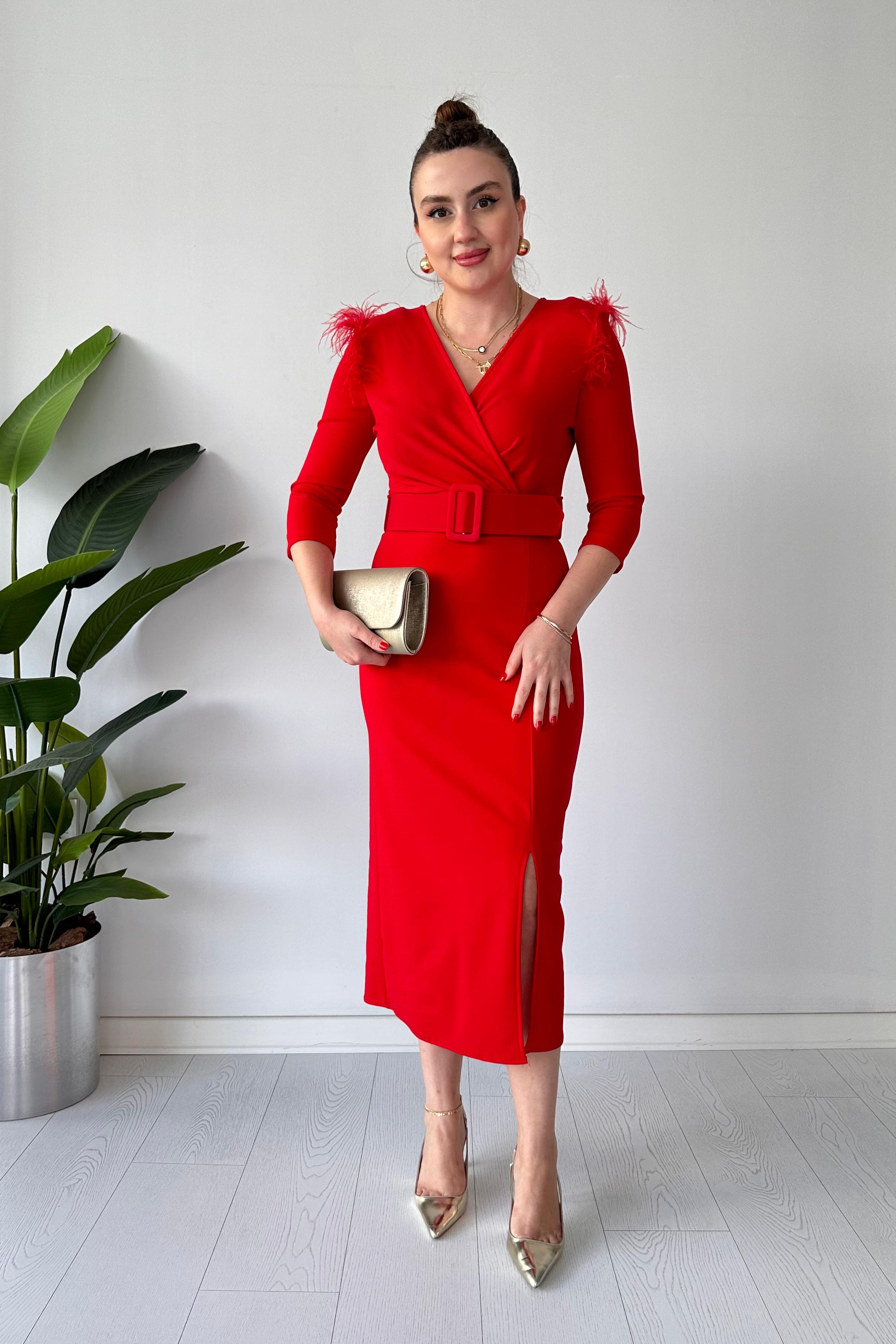 Omzu Tüylü Krep Elbise